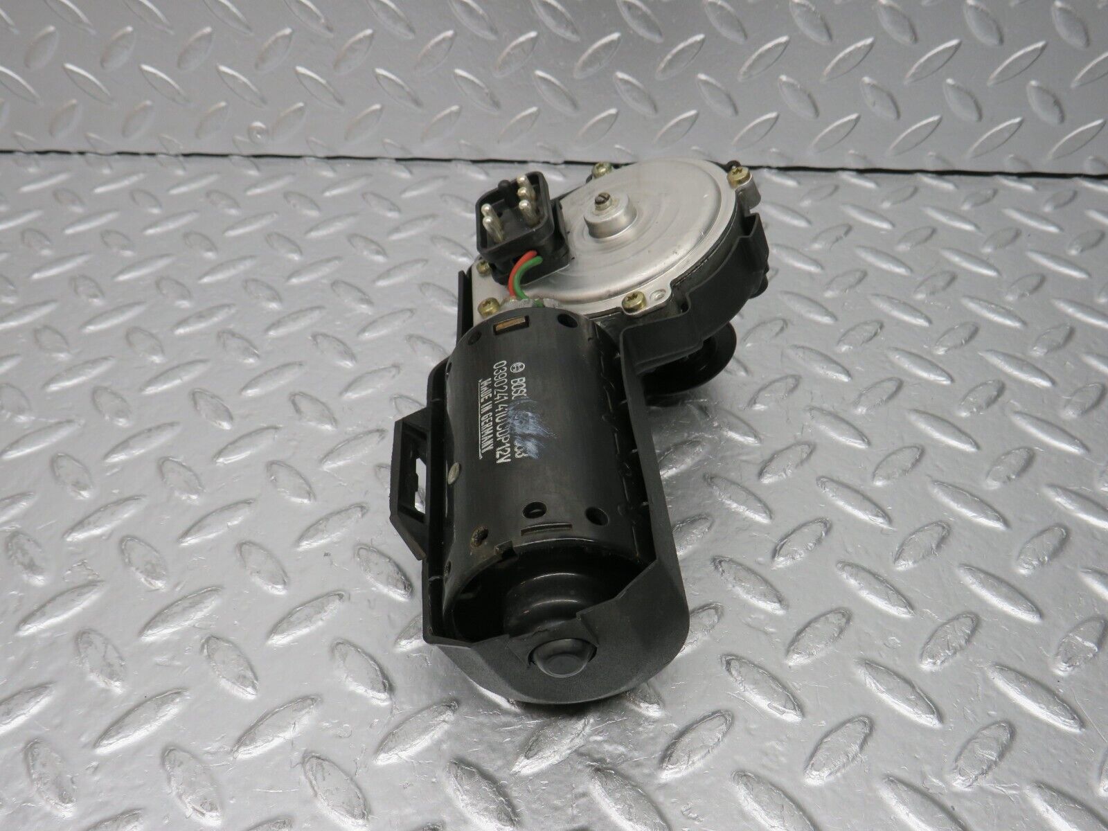 31335 Mercedes-Benz S124 220TE Wagon Wiper Motor Bosch 0390241410