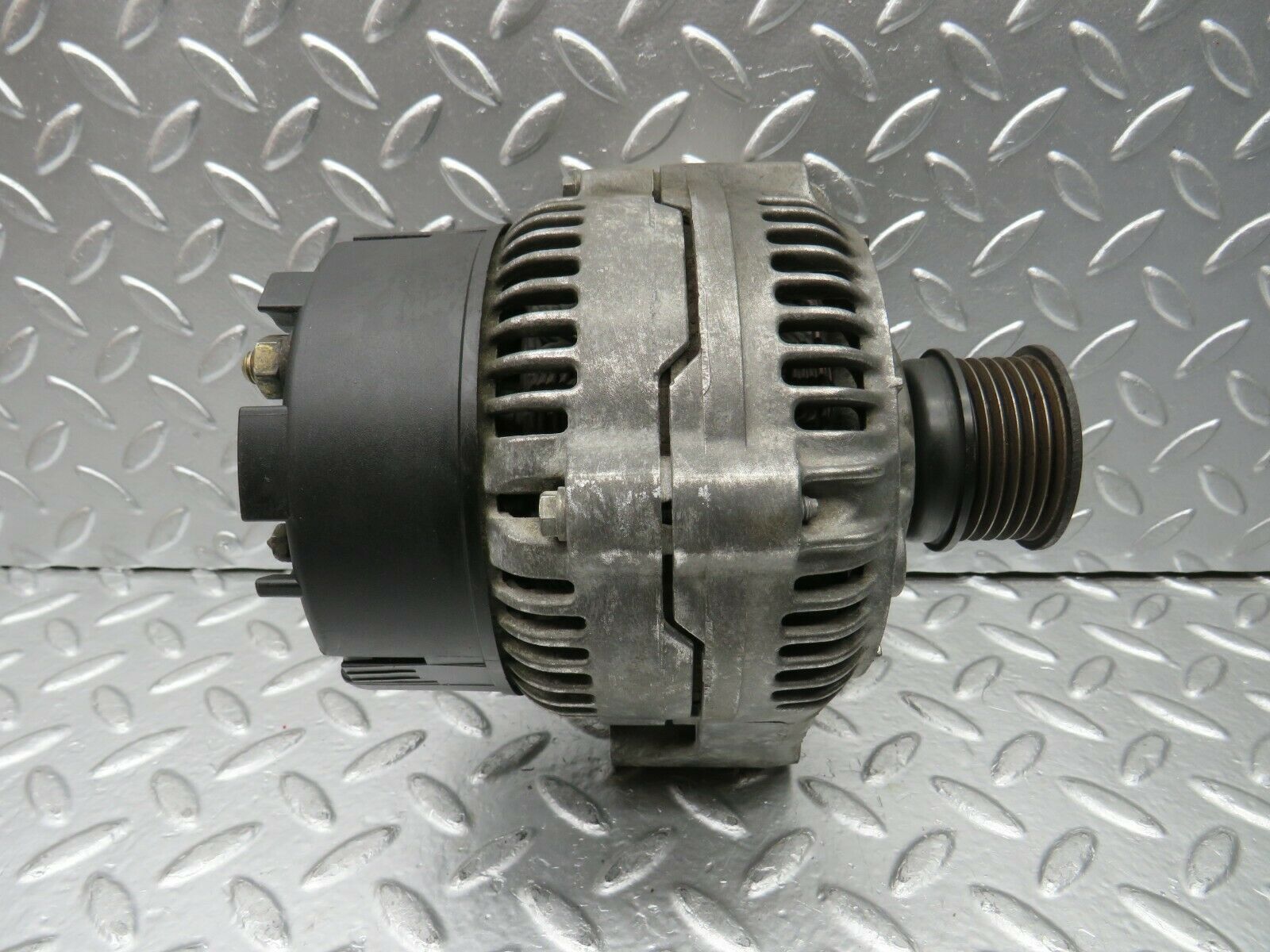 22561 Mercedes-Benz C124 E220 Generator Alternator Bosch 0123335002 0091540202
