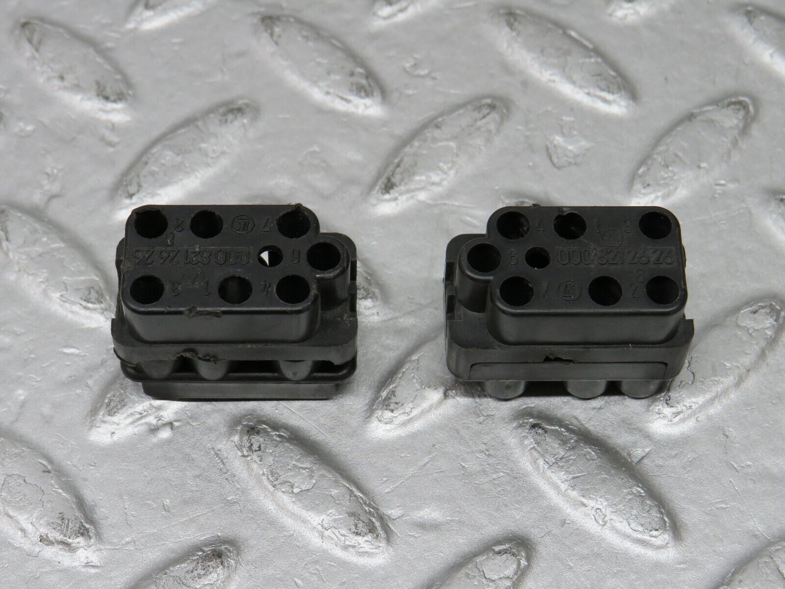 36720 Mercedes-Benz W201 190E 2.0L Wire Connector 2x 0008212626