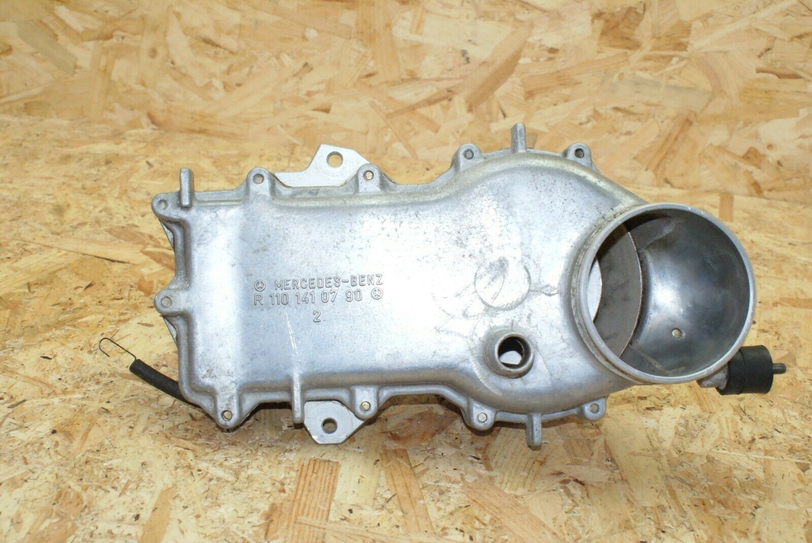 2350 Mercedes-Benz W123 280E Air Flow Mass Meter Sensor Bosch 0438120032