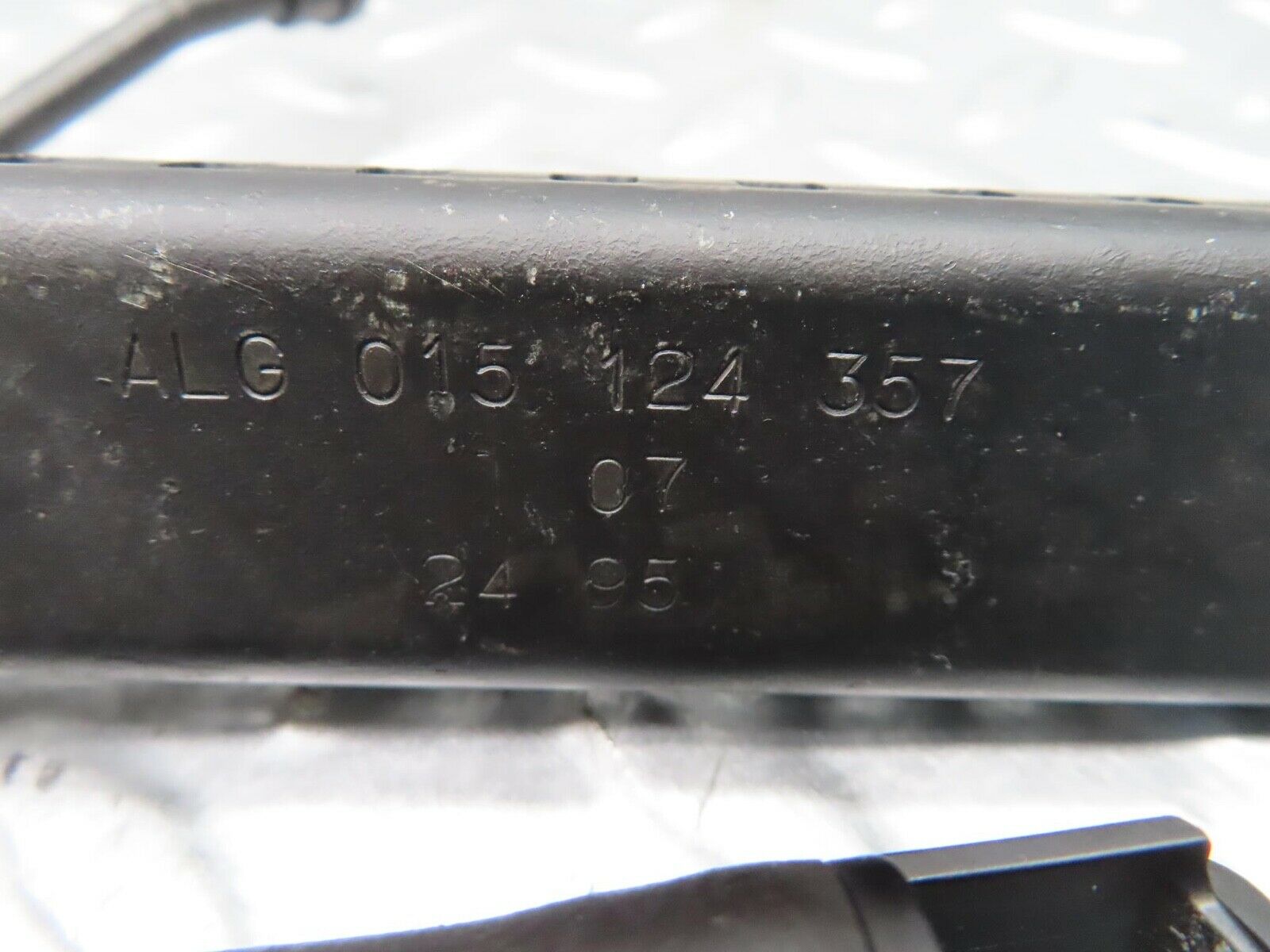 15040 Mercedes-Benz W140 S320 Rear Right Head Rest Folding Mechanism Cable