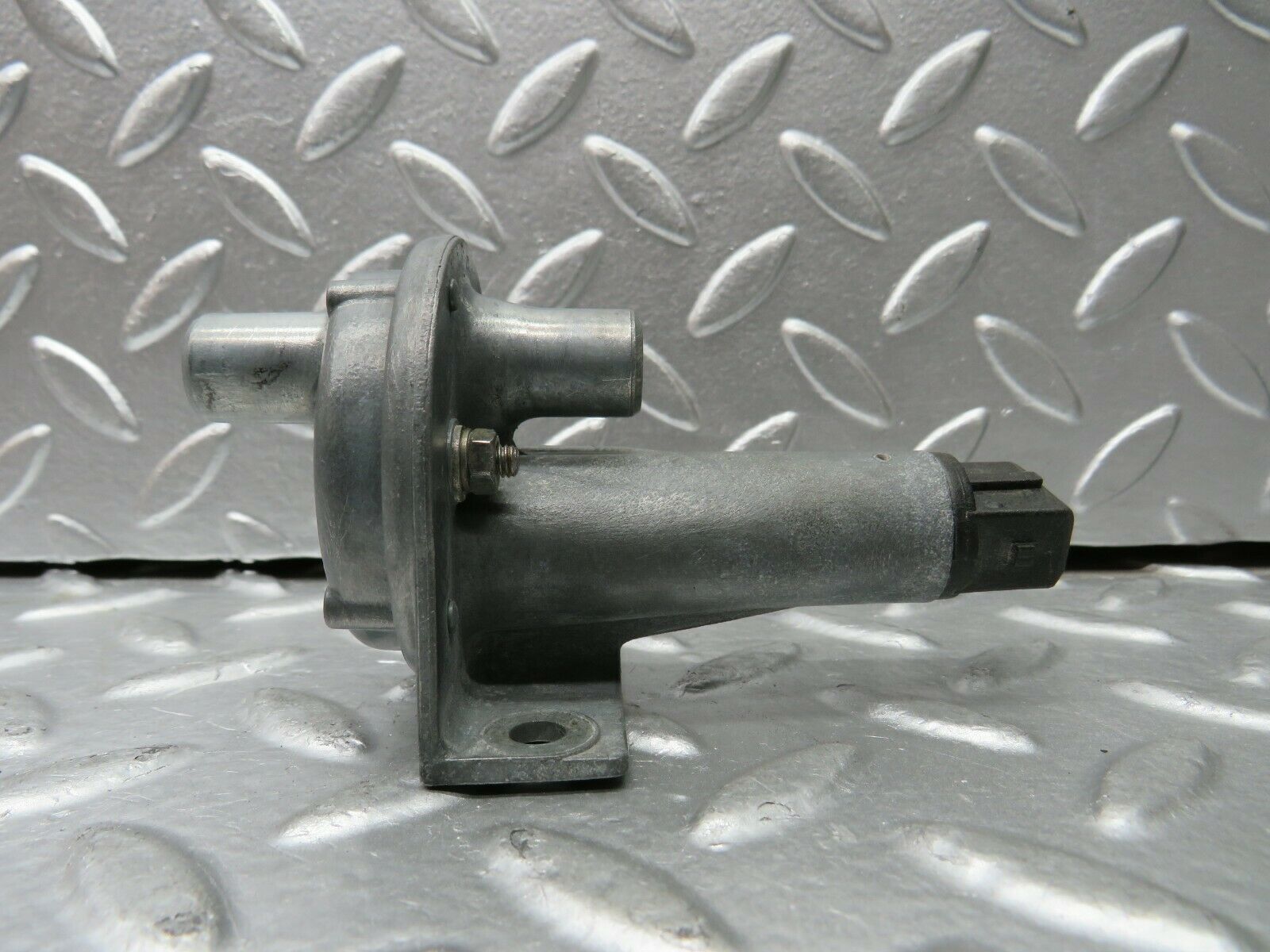 23083 Mercedes-Benz C123 230CE Coupe Auxiliary Air Valve Bosch 0280140127