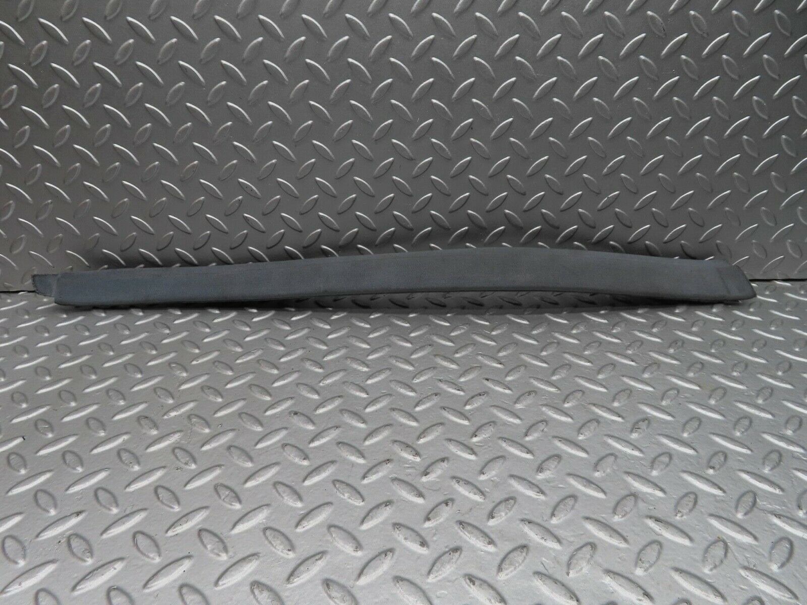 14990 Mercedes-Benz W140 S320 C Pillar Side Cover Left Side 1406902126