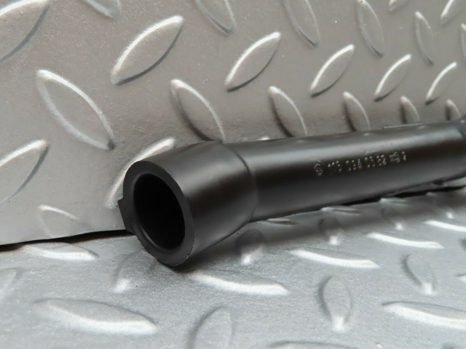 5047 Mercedes-Benz R107 350SL Coupe Air Intake Breather Hose 1160940682