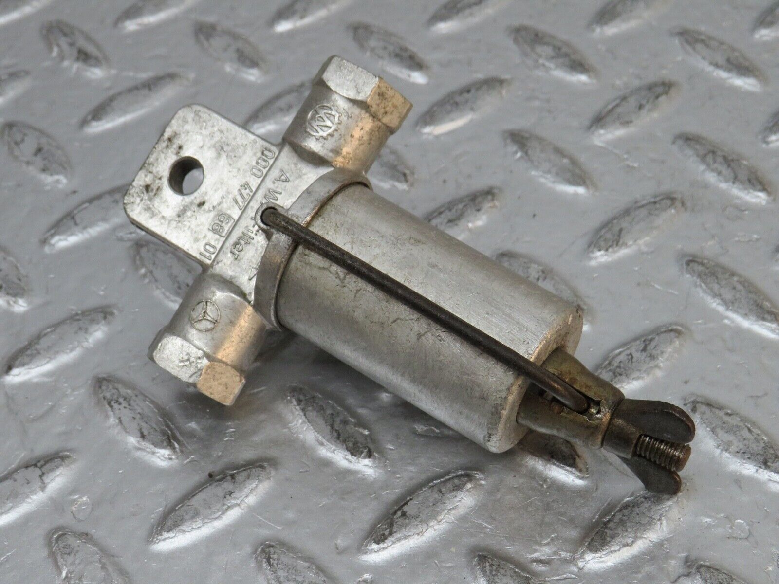 0334 Mercedes-Benz W120 180D Ponton Fuel Prefilter 0004776801