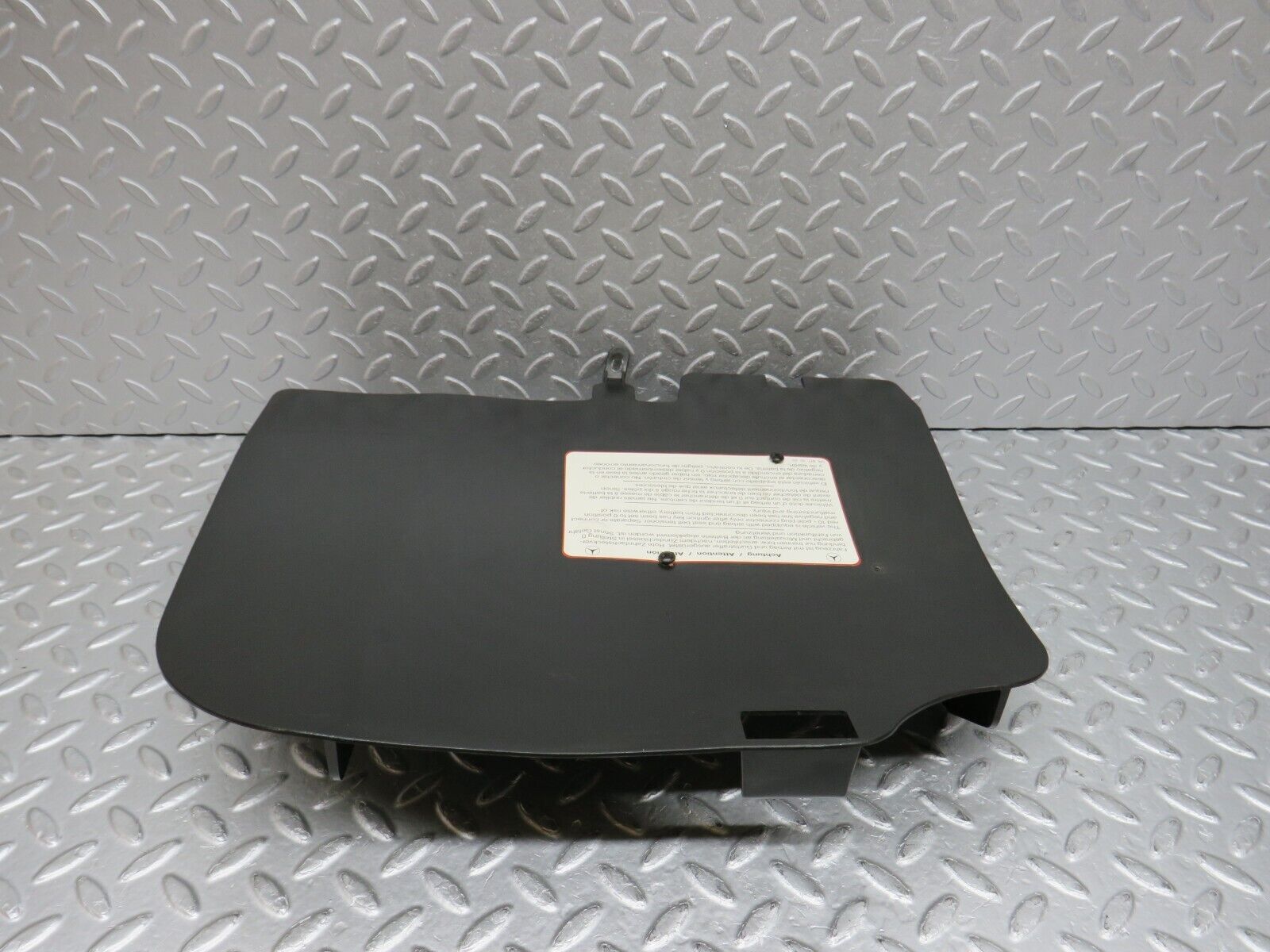38702 Mercedes-Benz W201 190E 2.6L Front Left Front Cable Channel Cover 2016841137