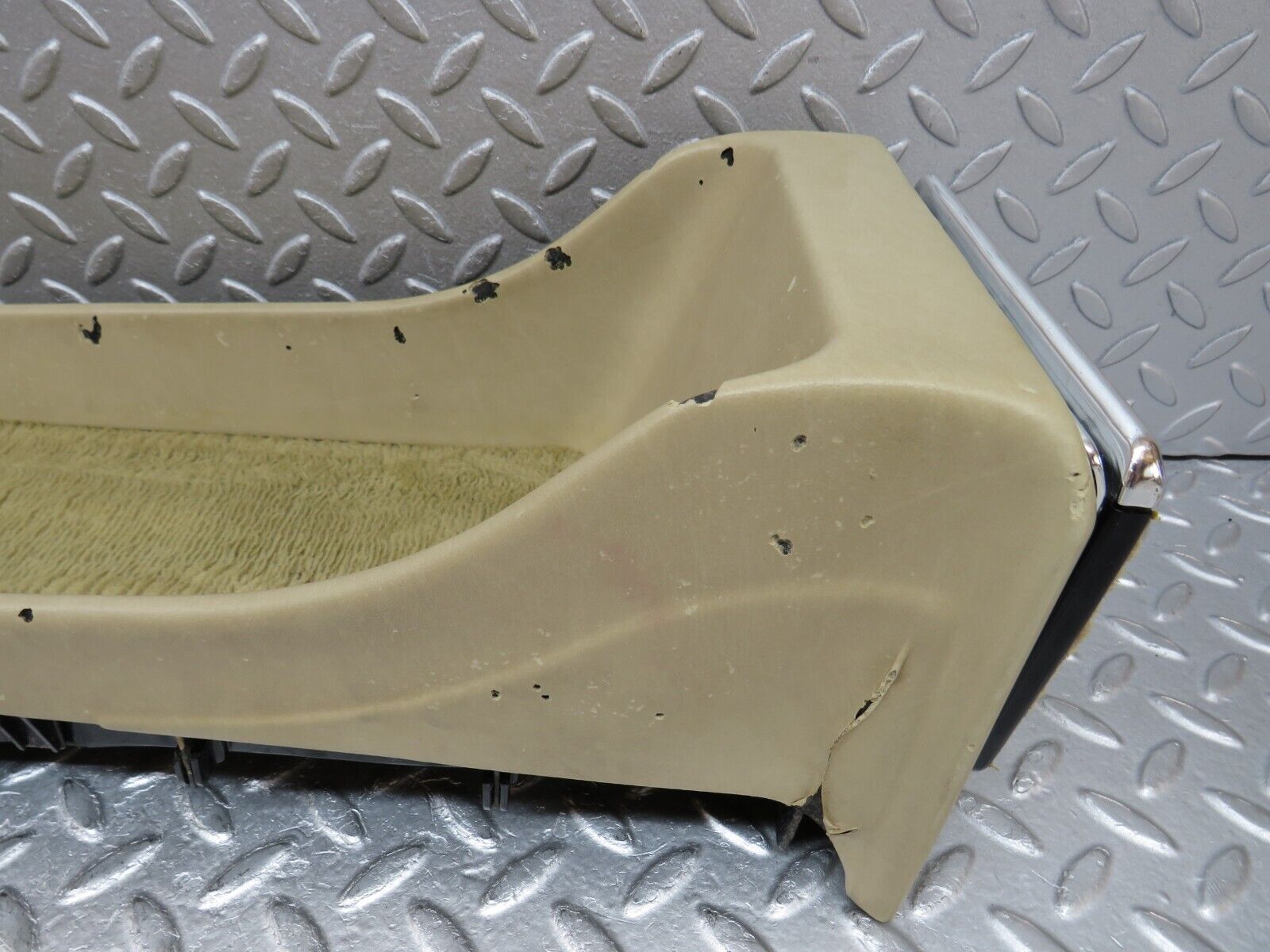 37049 Mercedes-Benz C126 420SEC Coupe Rear Centre Console 1268431107