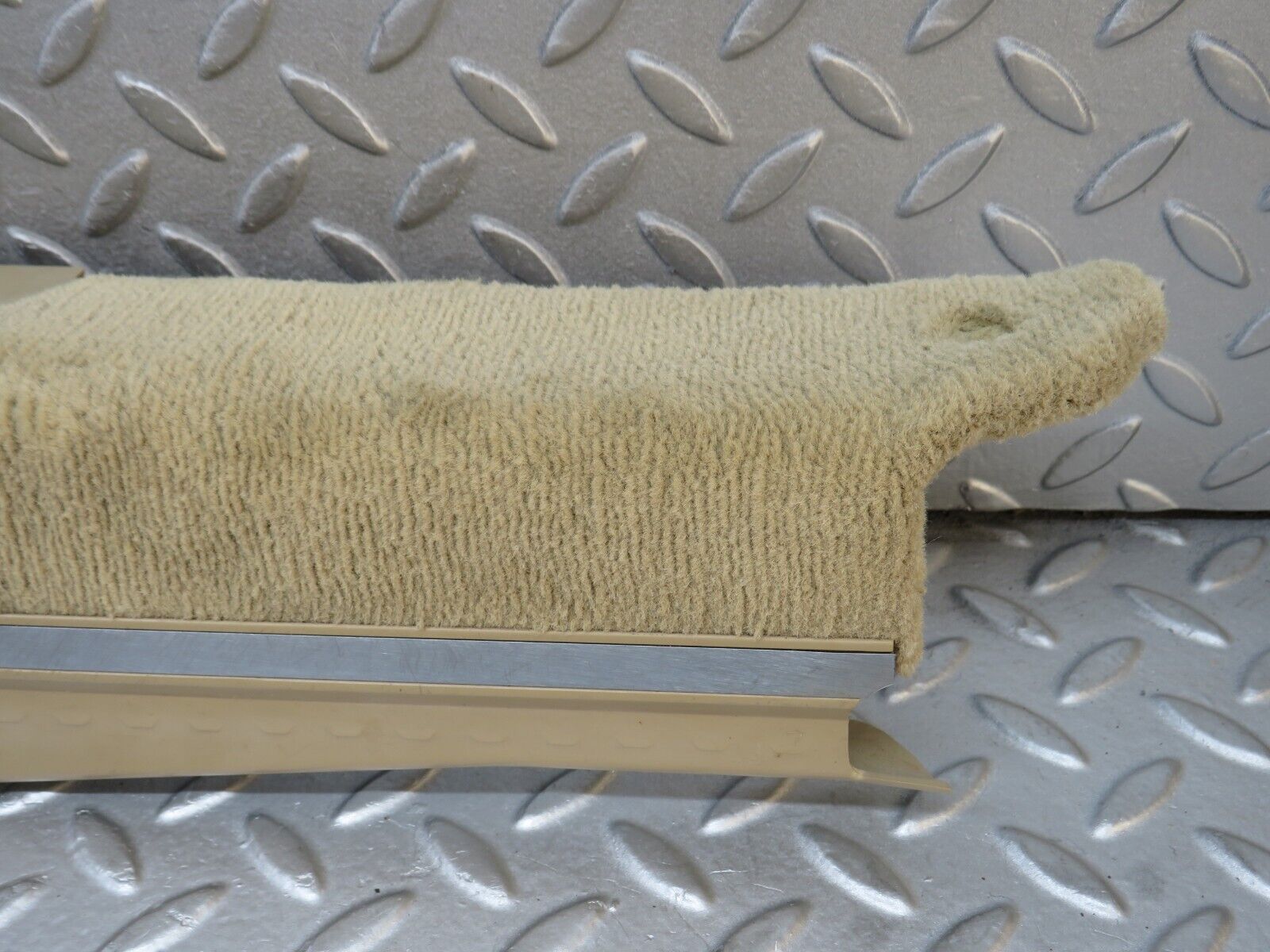 38284 Mercedes-Benz R129 280SL Coupe Right Door Sill Cover Beige 1296800235