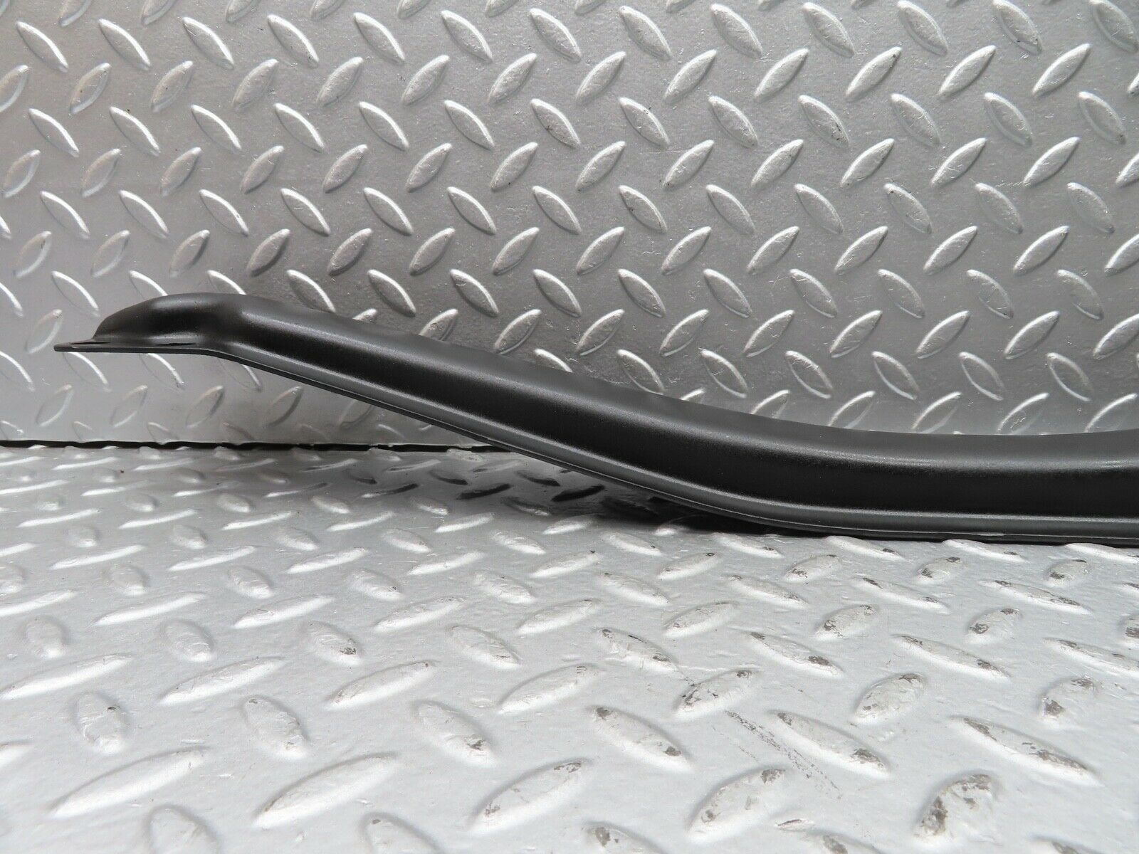21530 Mercedes-Benz W126 300SE Engine Bracket Support