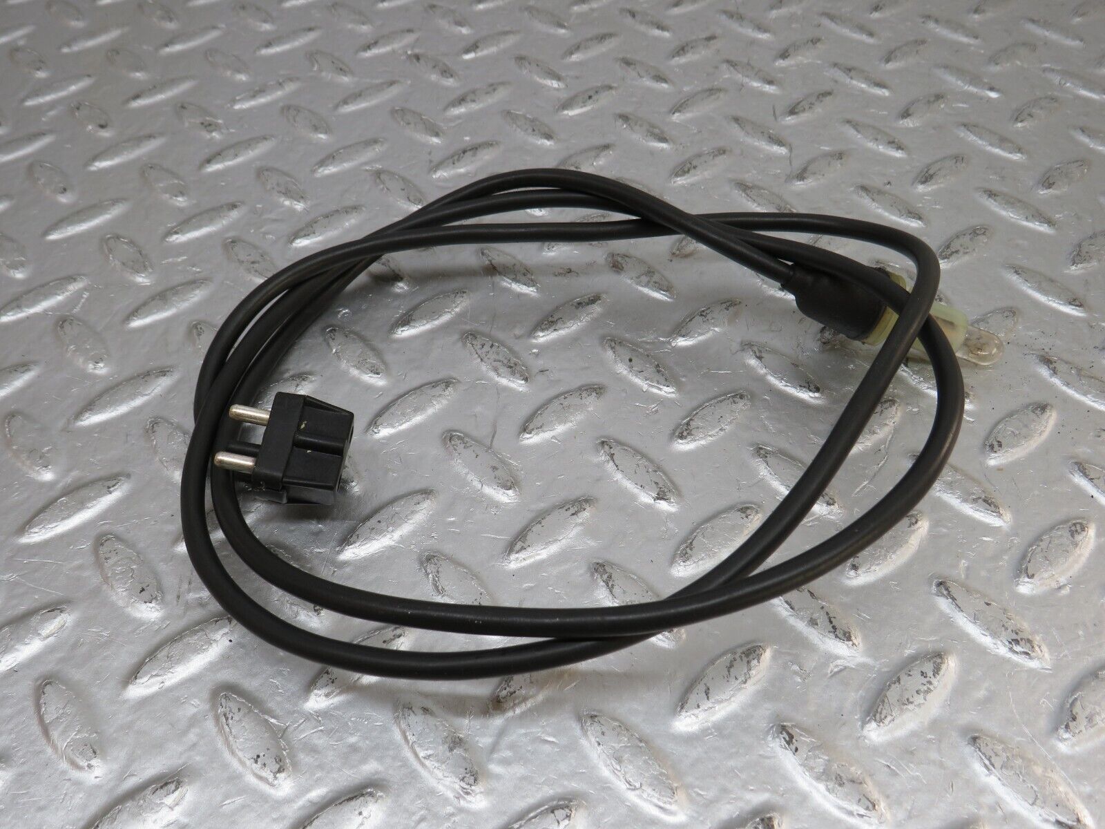 33507 Mercedes-Benz W202 C180 Front Wing Indicator Cable Wire