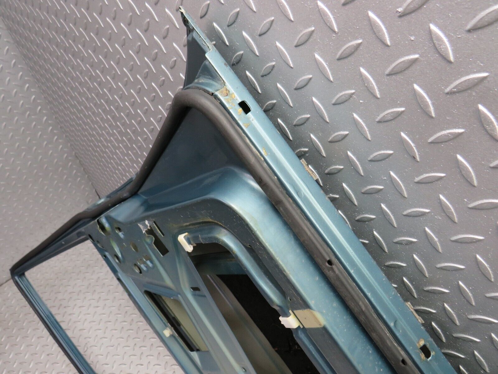 30825 Mercedes-Benz W201 190E 2.0L Front Right Door