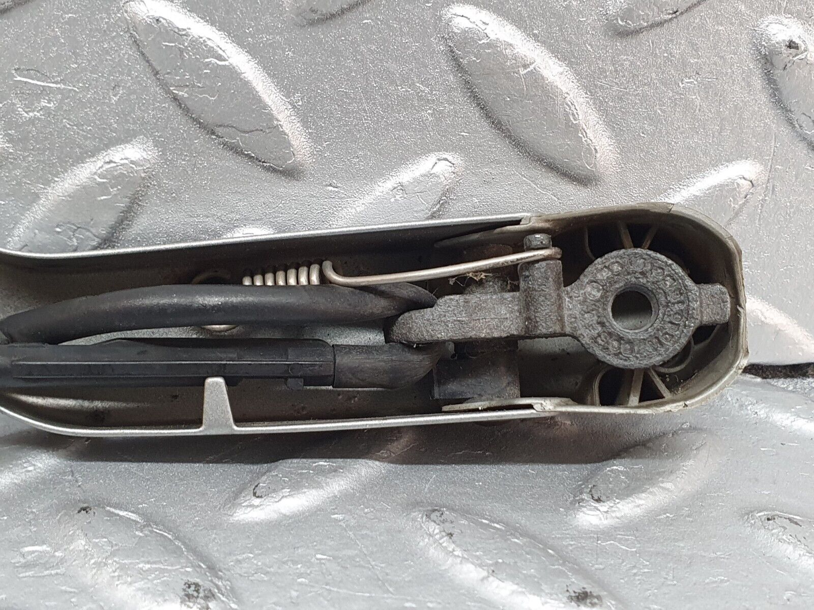41073 Mercedes-Benz W126 300SE Headlight Wiper Arm Bosch Left Side