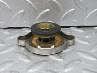 40681 Mercedes-Benz W123 300D Radiator Cap Behr 1235010015