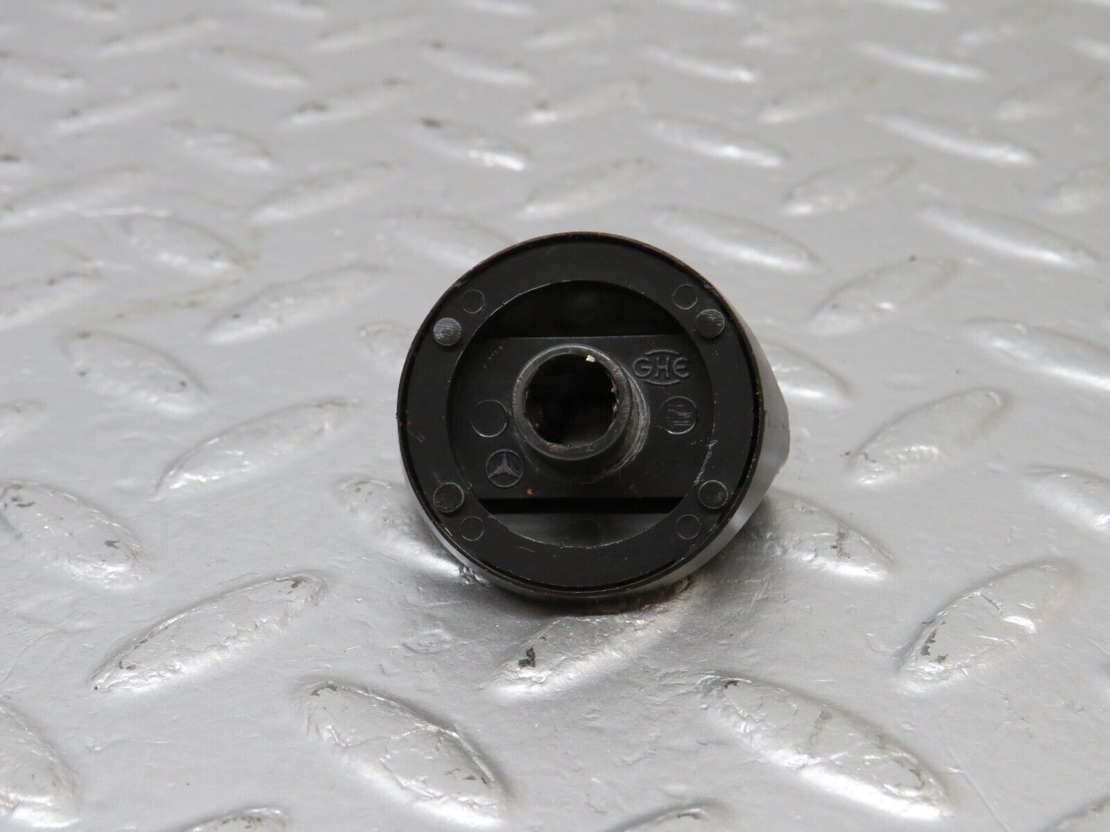 40573 Mercedes-Benz W123 300D Heater Control Knob Set