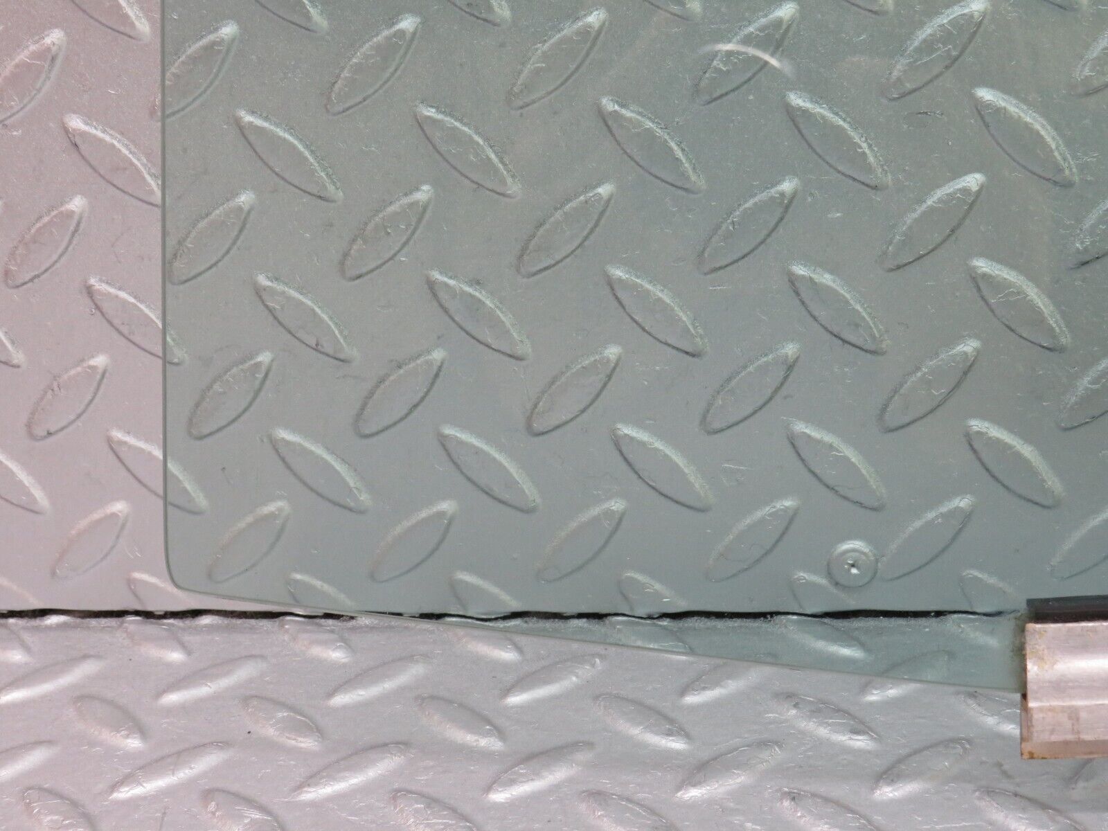 36566 Mercedes-Benz W201 190E 2.0L Rear Right Door Window Glass