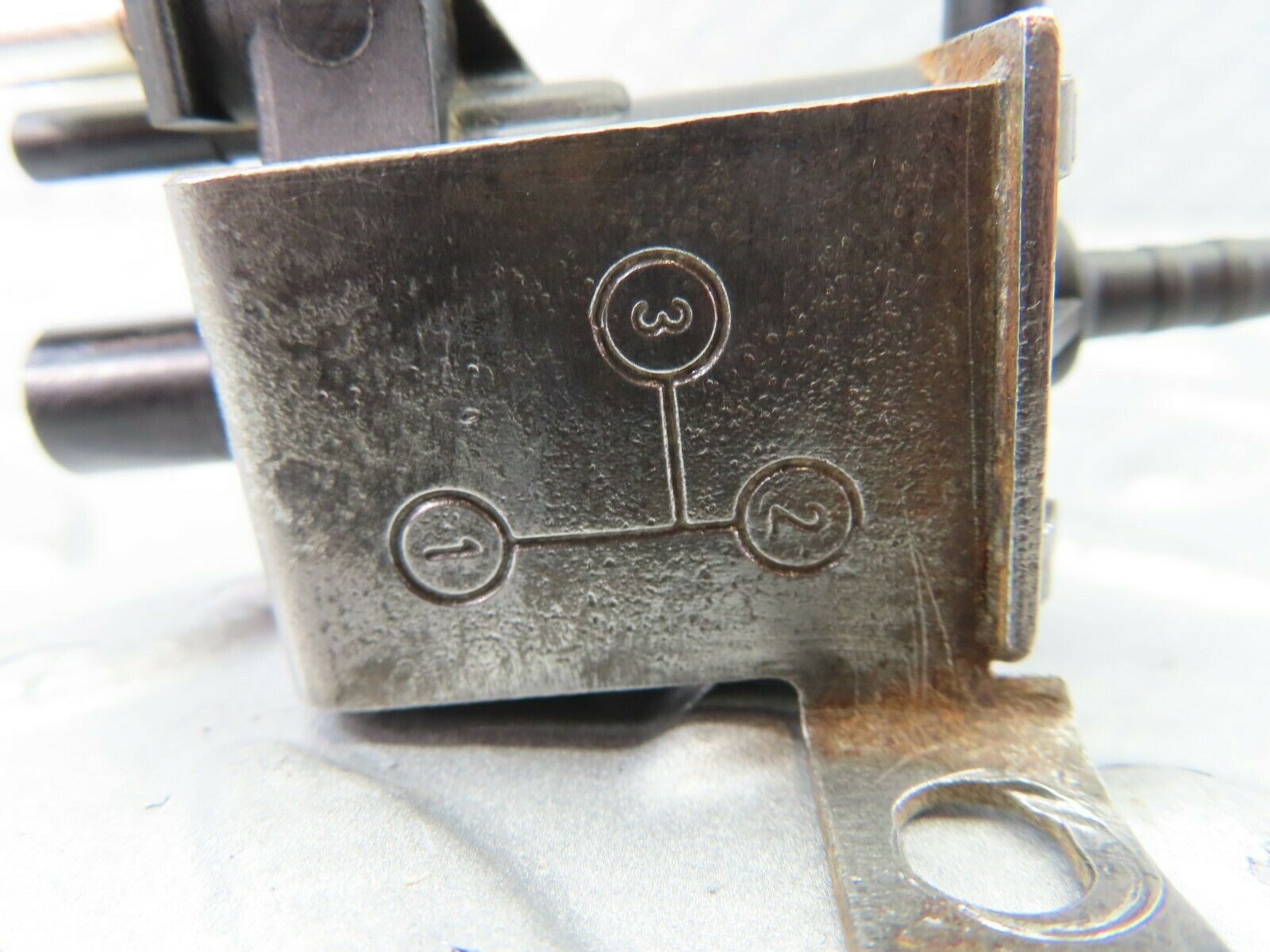 7747 Mercedes-Benz S123 230TE Wagon Vacuum Control Valve Pierburg 0015407097