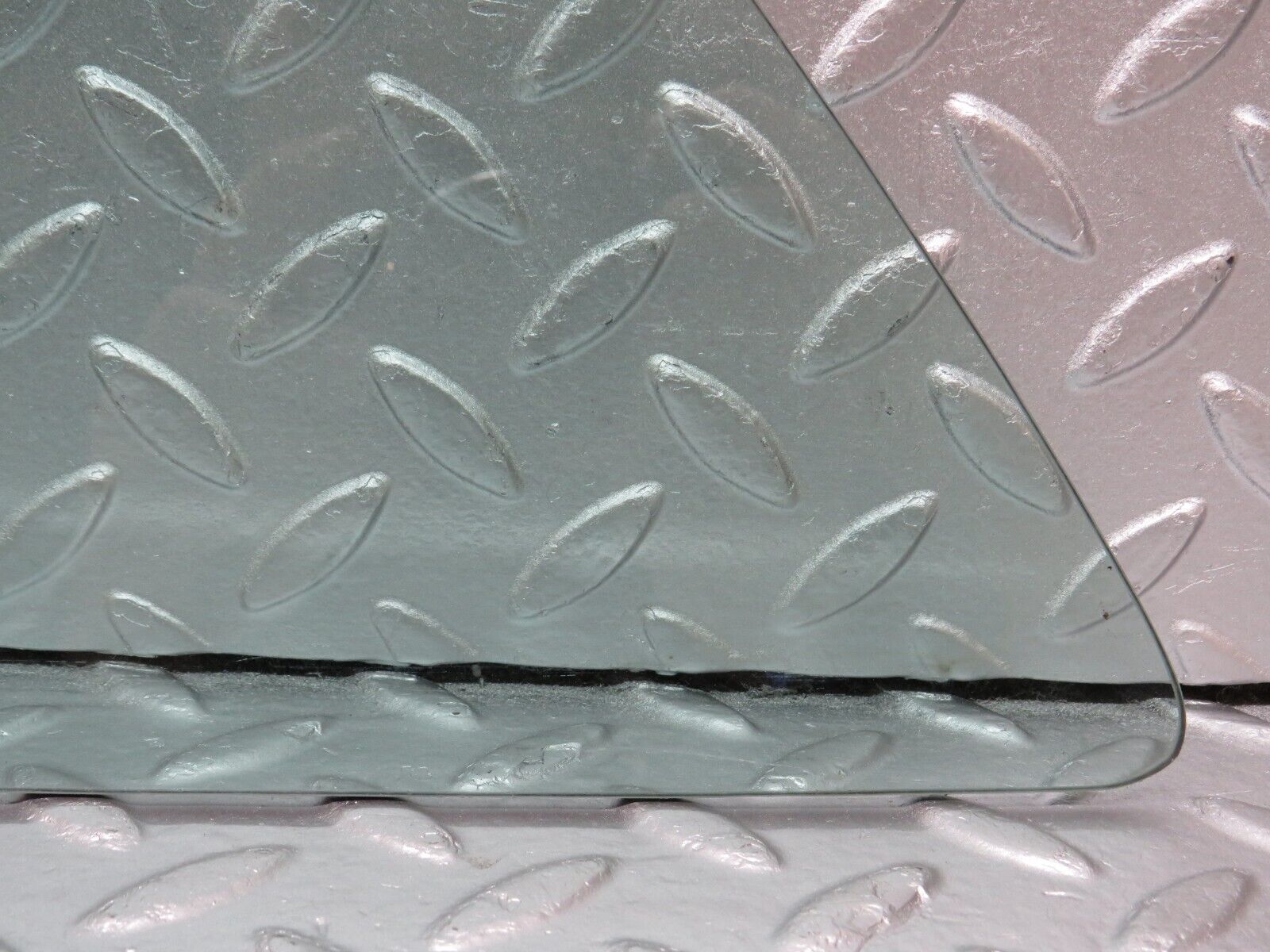 34063 Mercedes-Benz W124 260E Rear Right Quarter Window Glass