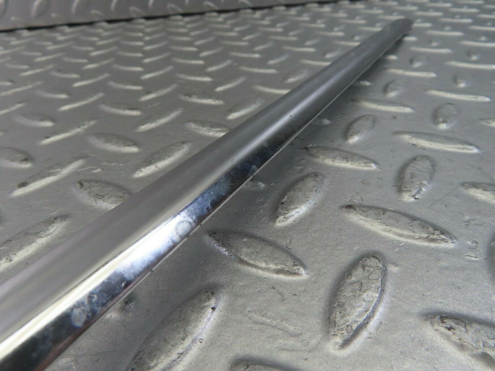 10816 Mercedes-Benz W123 230E Front Left Door Chrome Moulding Trim