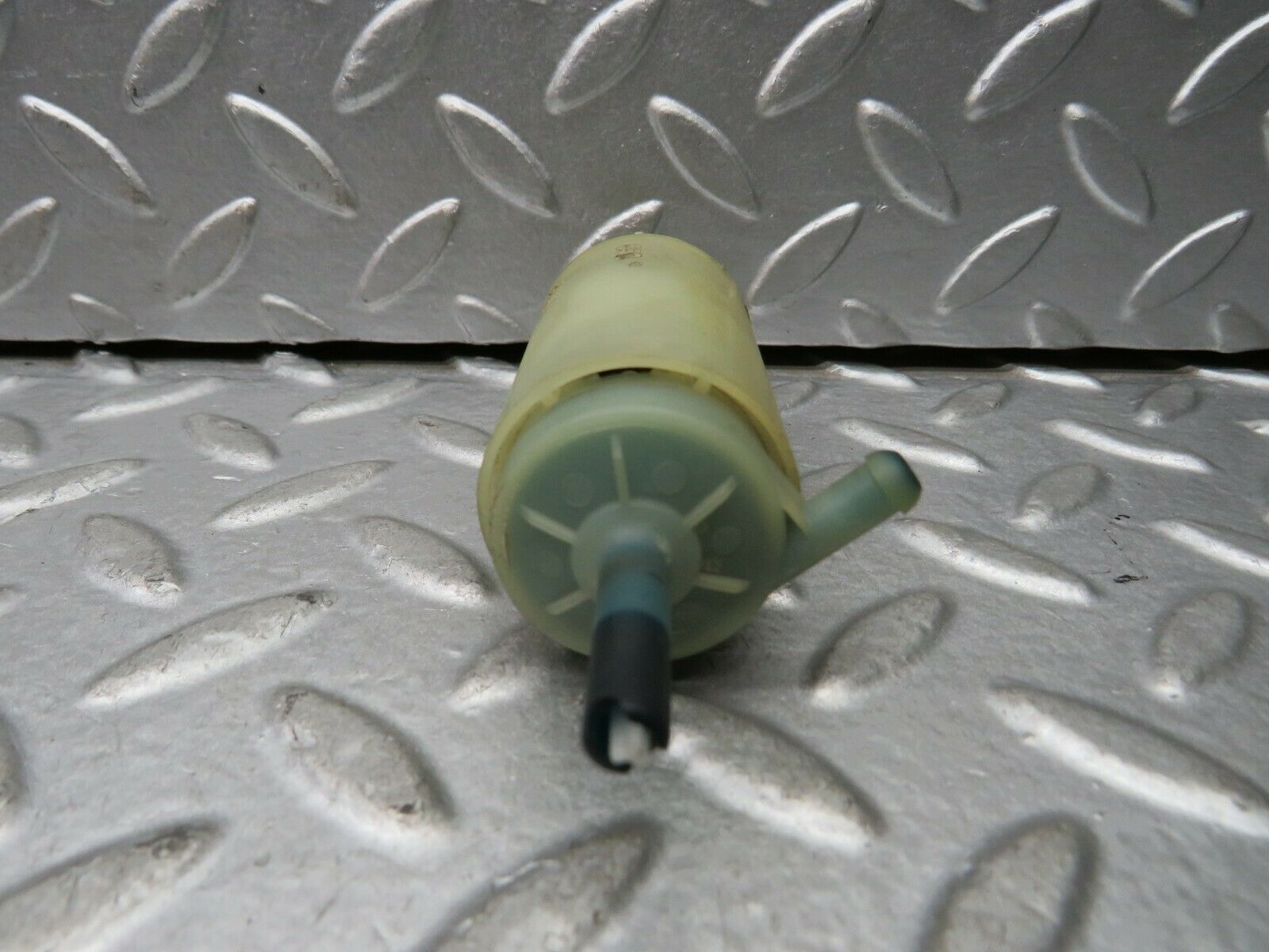 22143 Mercedes-Benz S123 280TE Wagon Windscreen Washer Pump