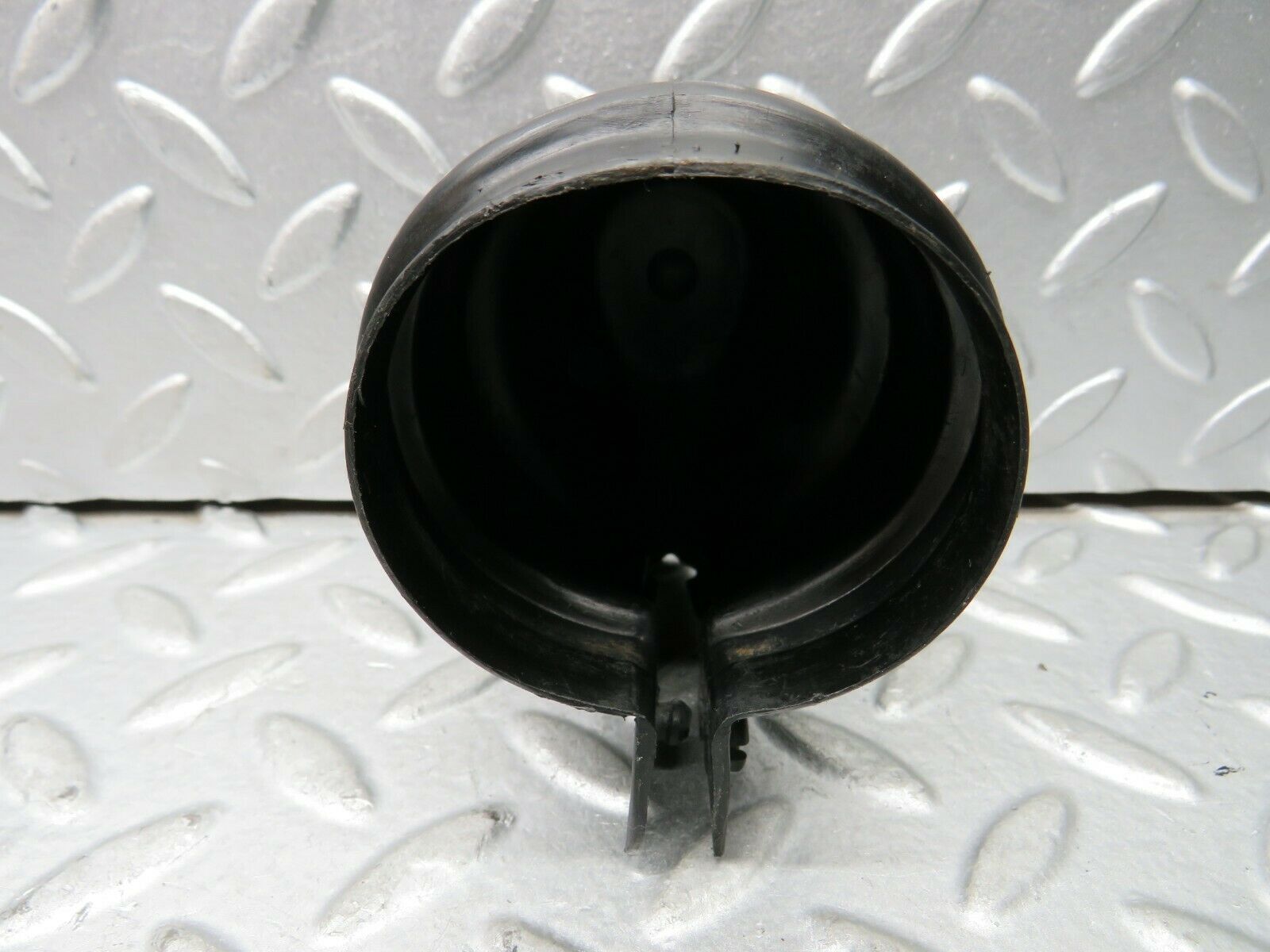 22225 Mercedes-Benz S123 280TE Wagon Ignition Coil Protective Cap 0001581785