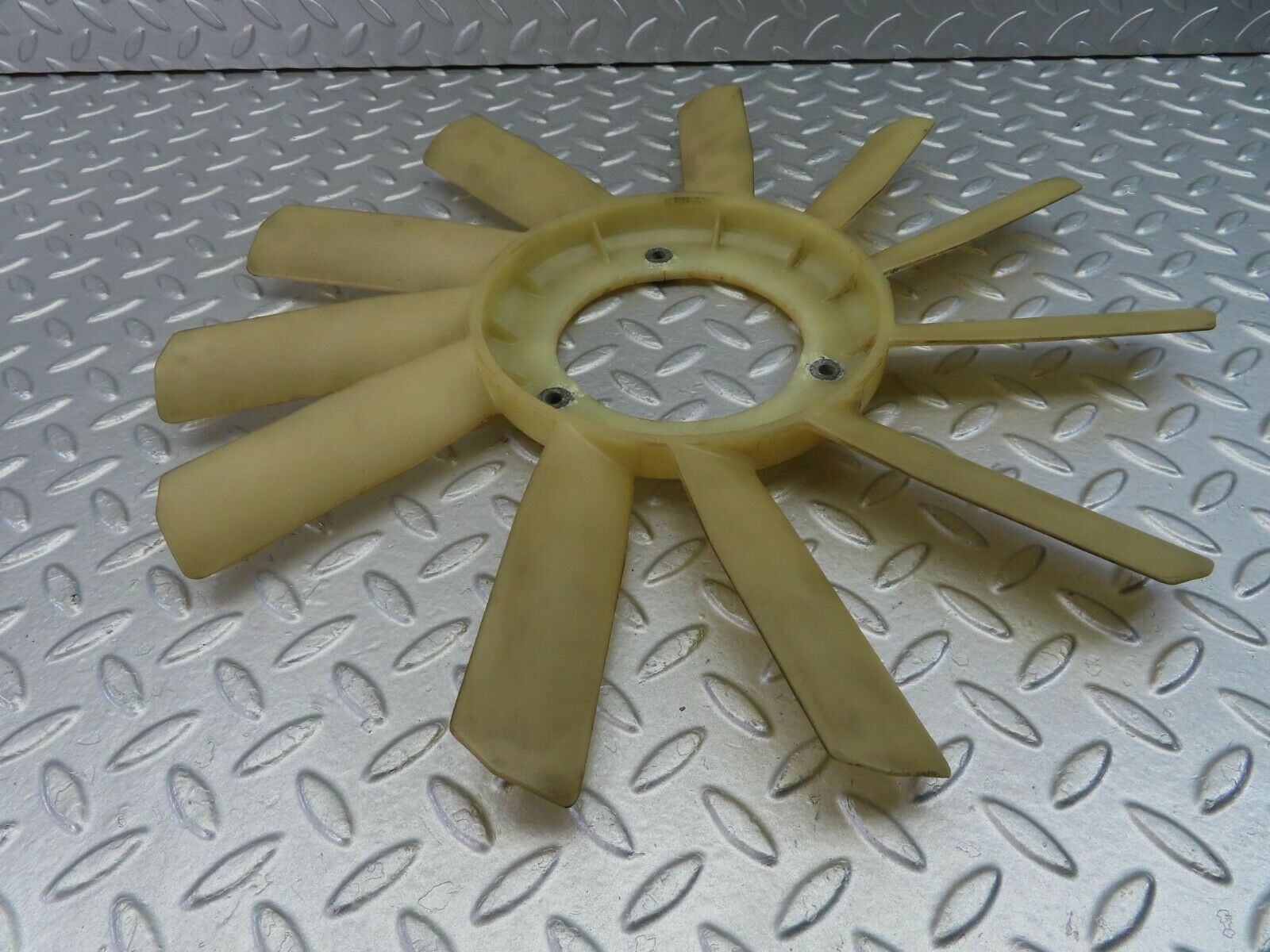 9824 Mercedes-Benz C123 280CE Coupe Engine Cooling Fan 1102050106