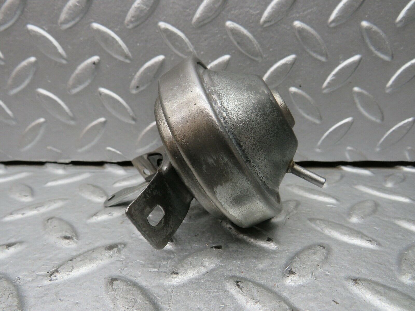 21837 Mercedes-Benz W123 Ignition Distributor Vacuum Control Valve