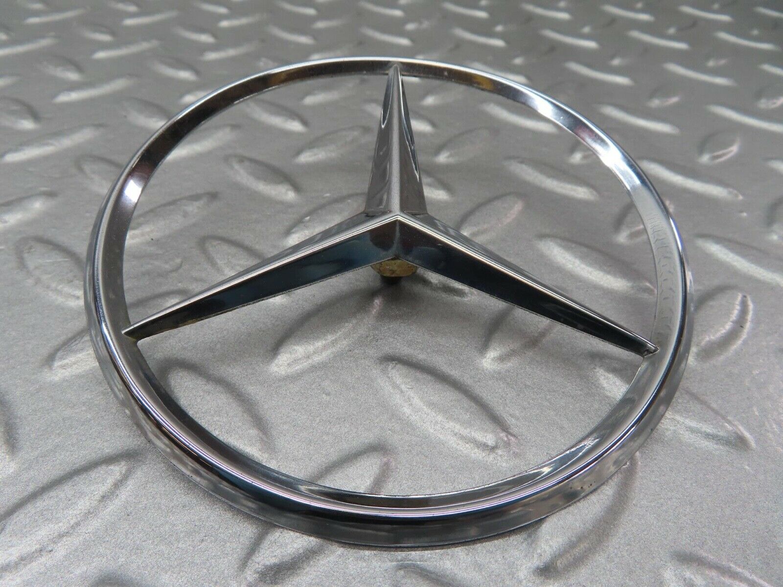 15932 Mercedes-Benz W123 280E Trunk Boot Lid Emblem  1267580058