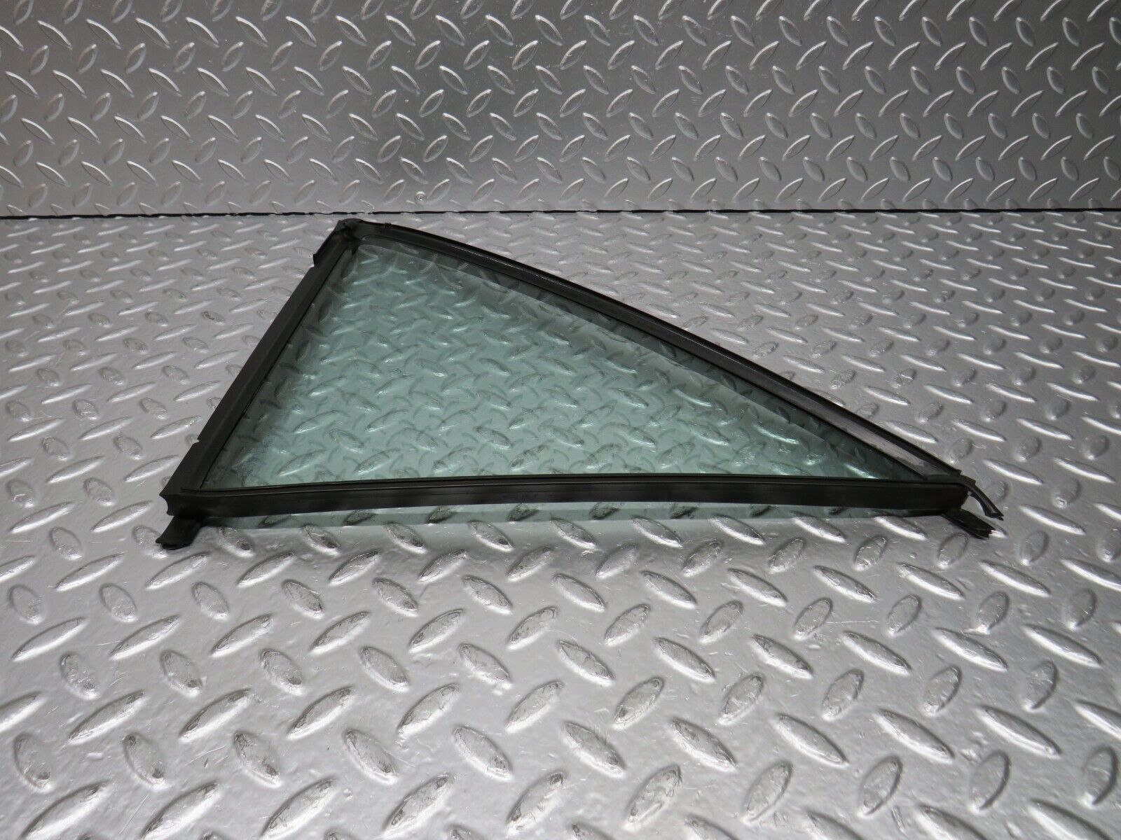 30443 Mercedes-Benz W124 230E Rear Right Quarter Window Glass 1247350624