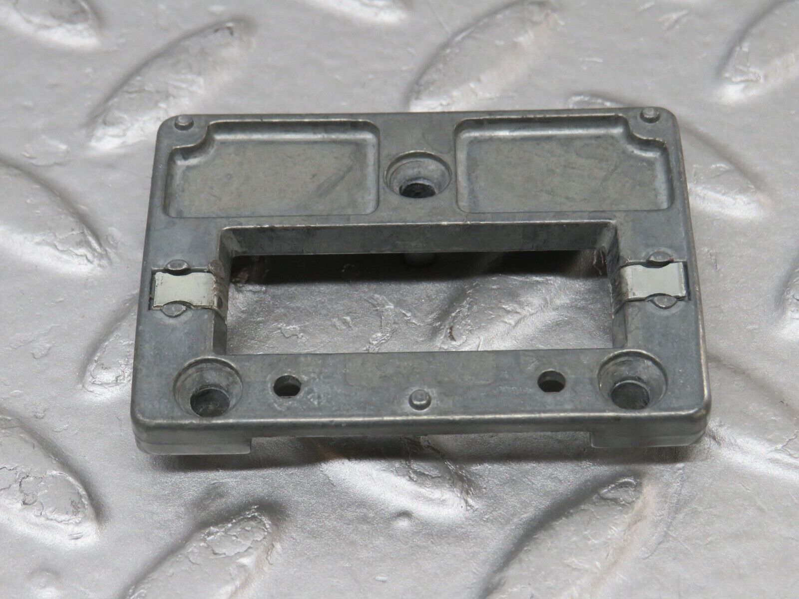 36584 Mercedes-Benz W201 190E 2.0L Rear View Mirror Bracket 2018100011