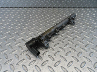 11208 Mercedes-Benz W221 S320 Fuel Rail Left Side With Pressure Sensor
