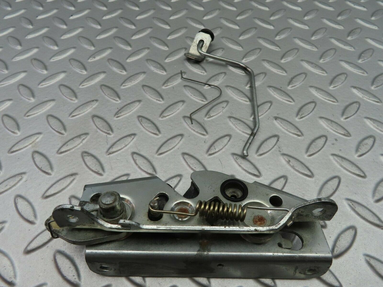 6734 Mercedes-Benz S124 E220 Wagon Rear Seat Bench Locking Mechanism Lock Left