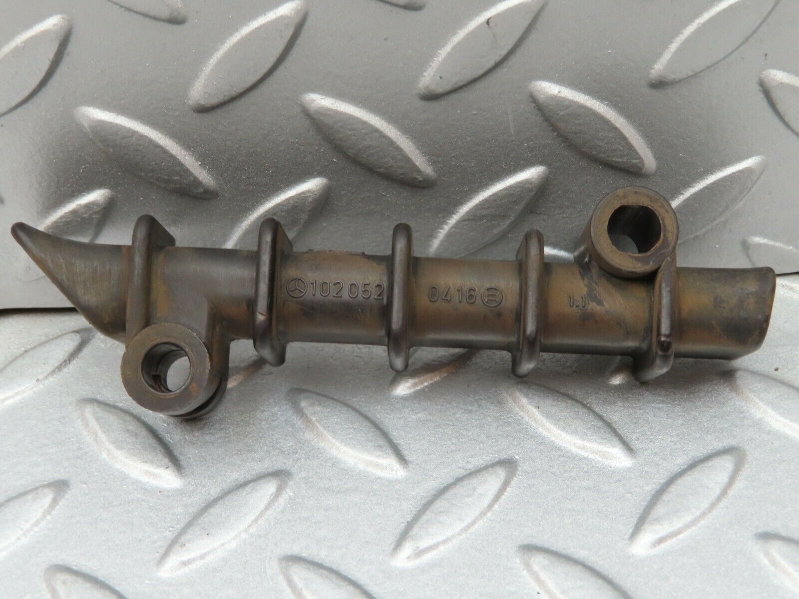 3898 Mercedes-Benz S123 200T Wagon Timing Guide Rail 1020520416