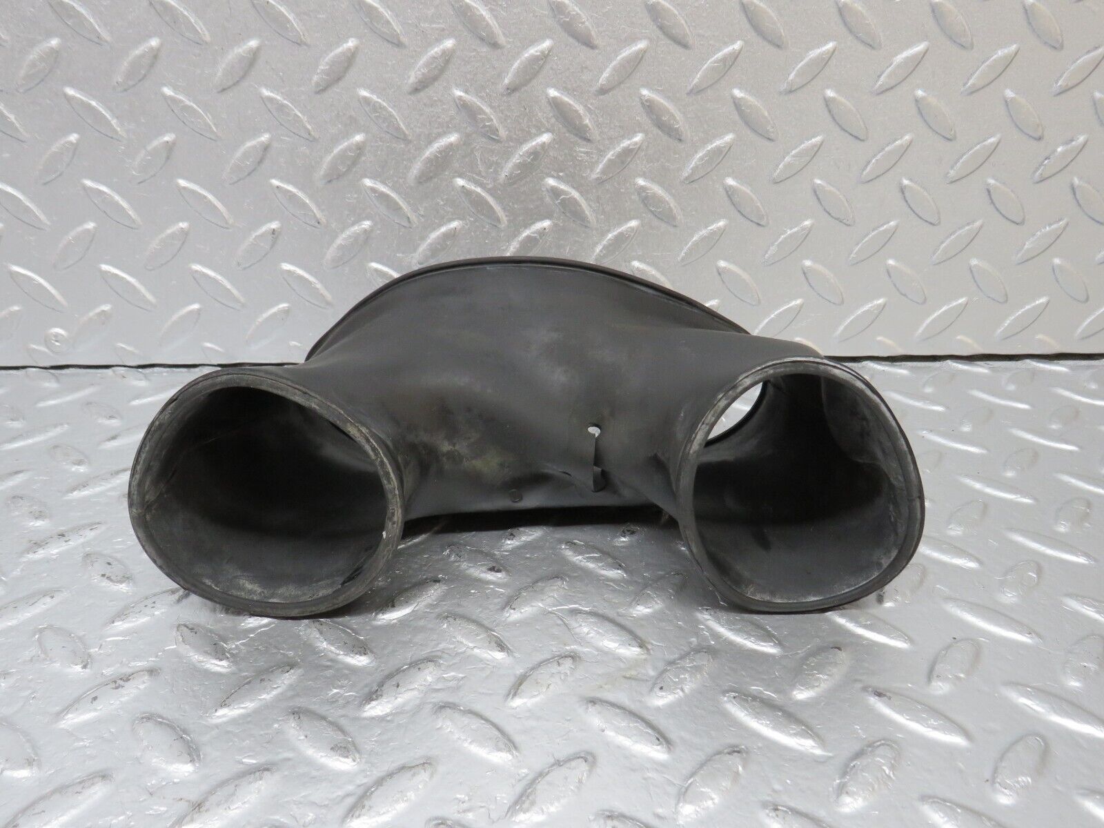 40561 Mercedes-Benz W123 300D Air Duct Hose Rubber 1238320988