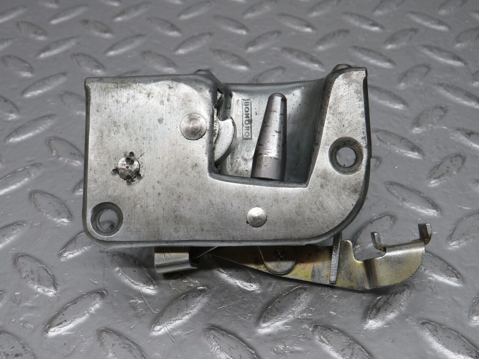 33192 Mercedes-Benz C107 Door Lock Mechanism Right Side