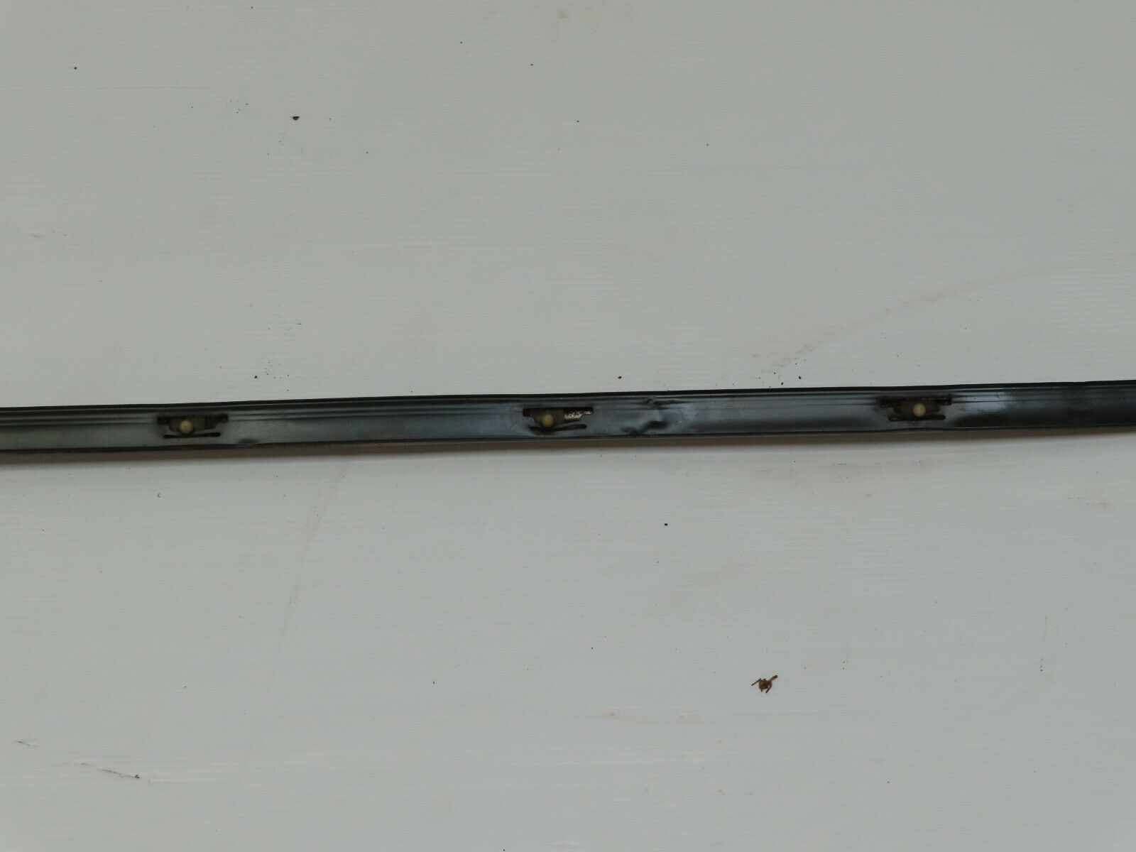4826 Mercedes-Benz W114 280CE Coupe Centre Fender Wing Chrome Trim Rear Left