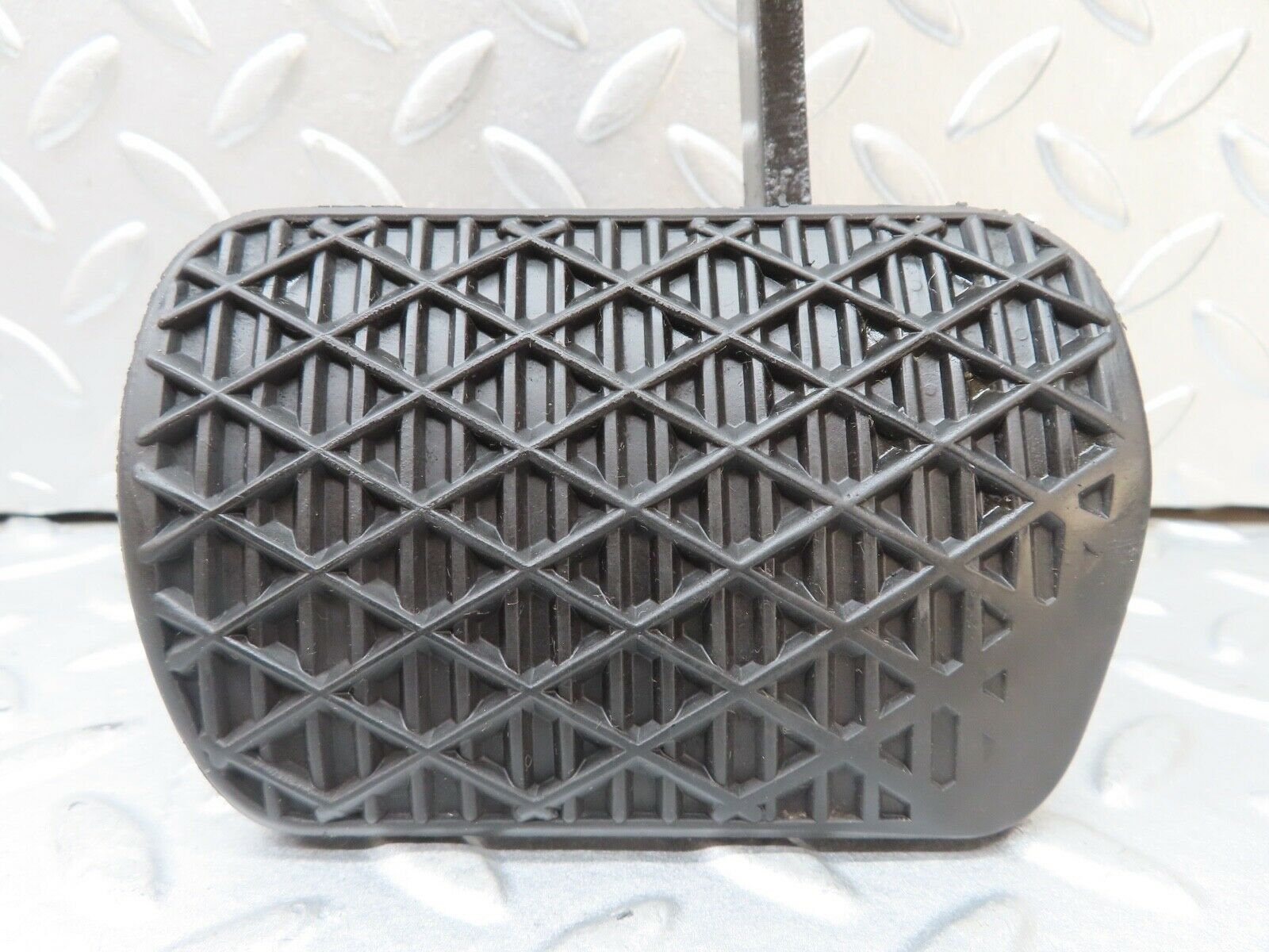 17648 Mercedes-Benz W116 450SEL Brake Pedal With Rubber 1232910082