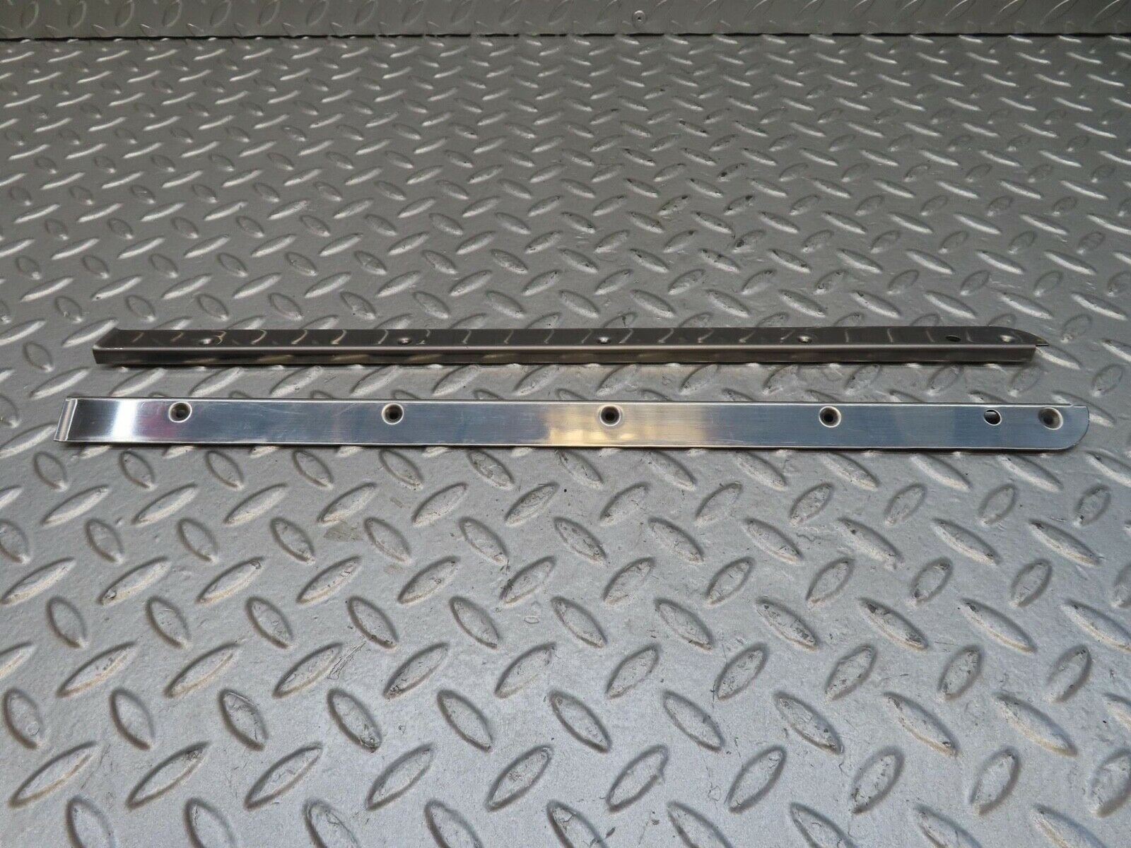 14386 Mercedes-Benz W116 350SE Sunroof Sliding Guide Rail L/R