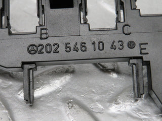 33479 Mercedes-Benz W202 C180 Steering Column Cable Bracket 2025461043