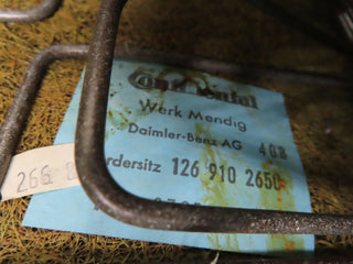 21531 Mercedes-Benz W126 300SE Front Right Seat Red Leather 1269102650