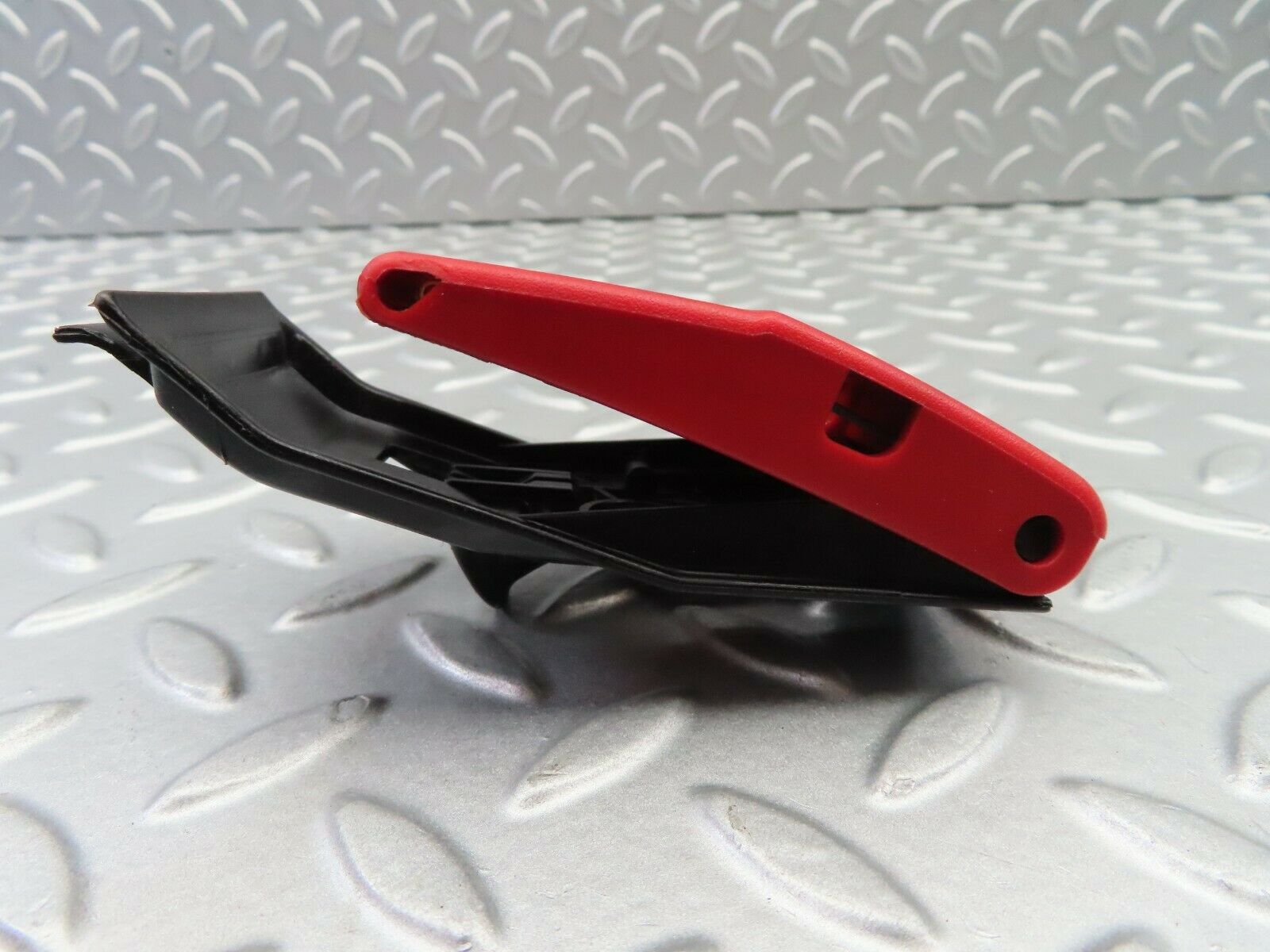 6674 Mercedes-Benz S124 E220 Wagon Bonnet Release Handle