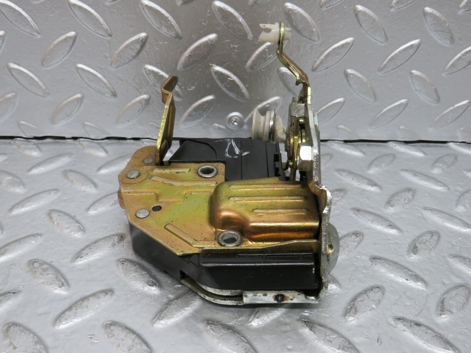 29344 Mercedes-Benz W124 230E Front Right Door Lock Mechanism