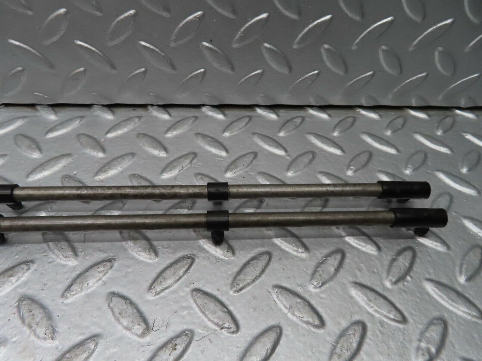 20705 Mercedes-Benz R107 450SL Camshaft Oil Tube