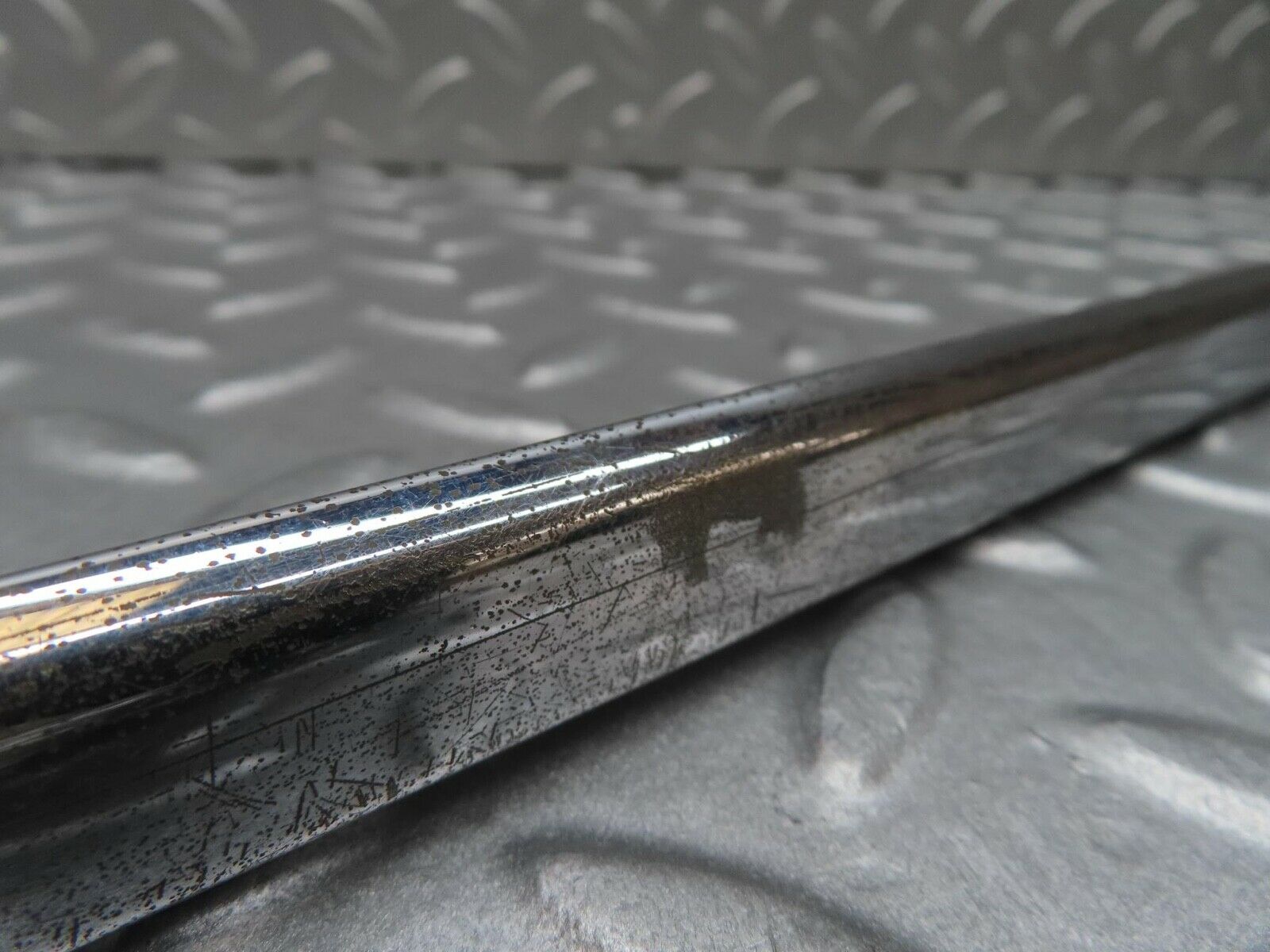 12702 Mercedes-Benz W111 220SE Rear Right Top Fender Wing Chrome Trim