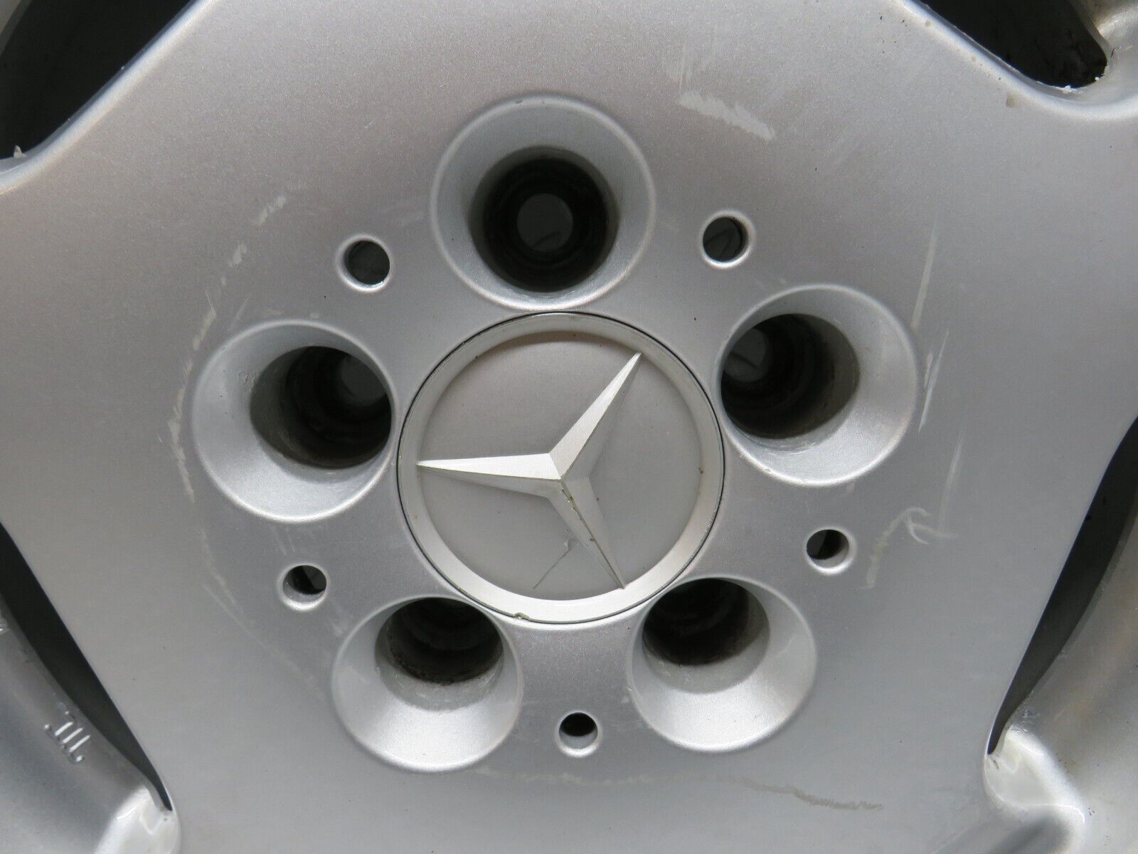 38190 Mercedes-Benz A124 Alloy Wheel 7Jx15H2 ET37 KBA44301