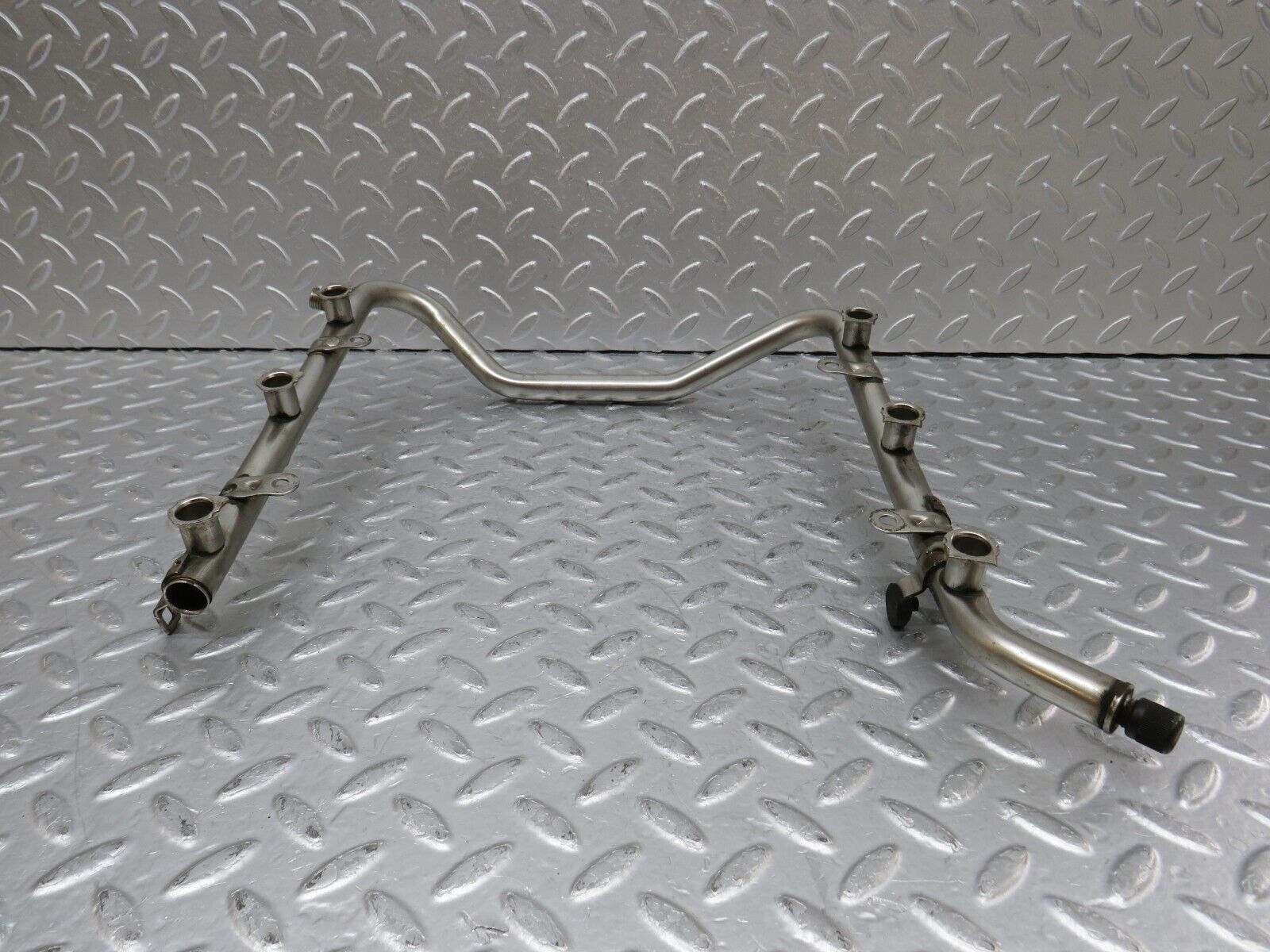 35018 Mercedes-Benz W210 320E Fuel Injector Rail 0280151080 1120700595