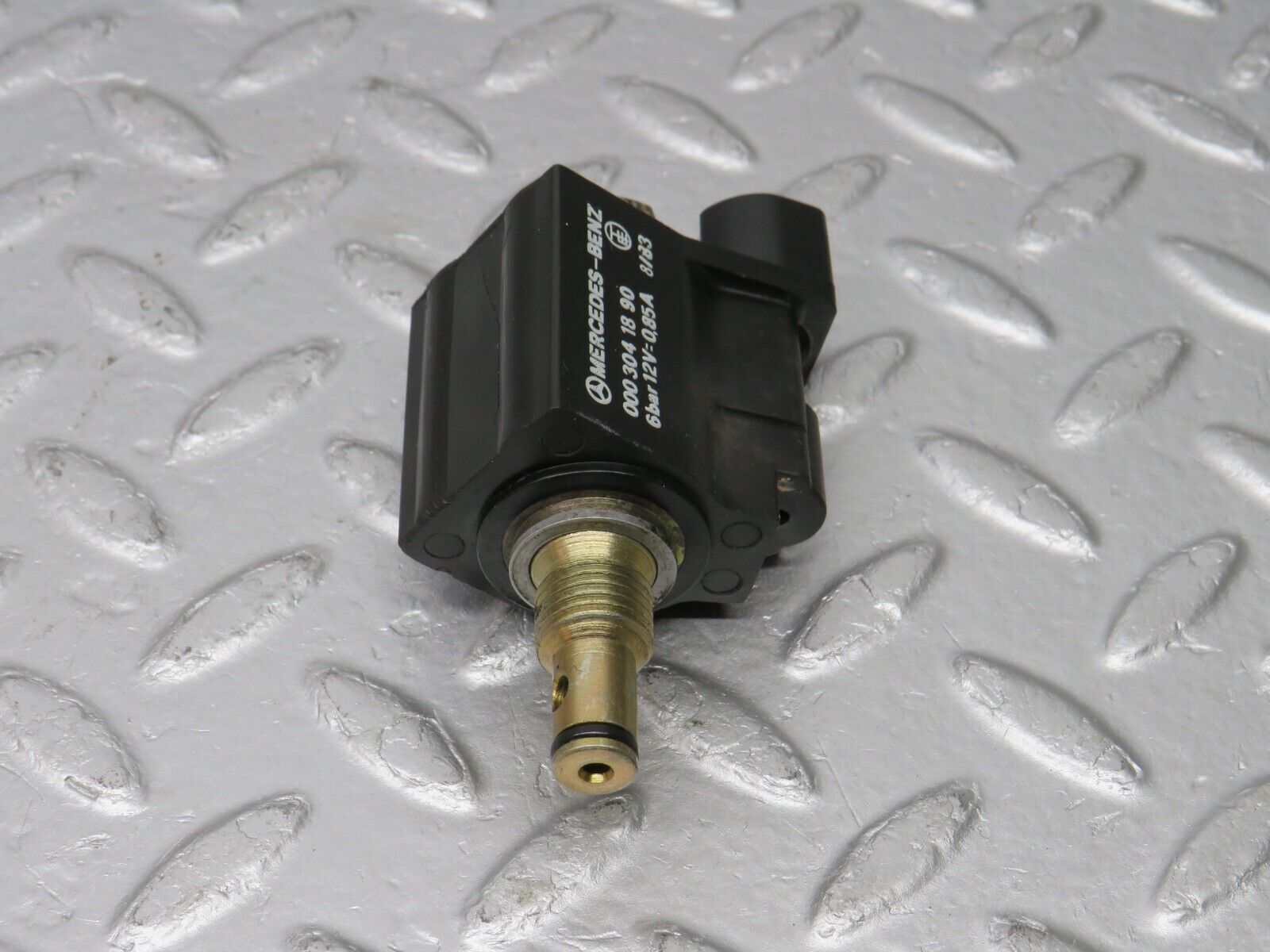 39321 Mercedes-Benz R107 500SL Automatic Gearbox Solenoid 0003041890