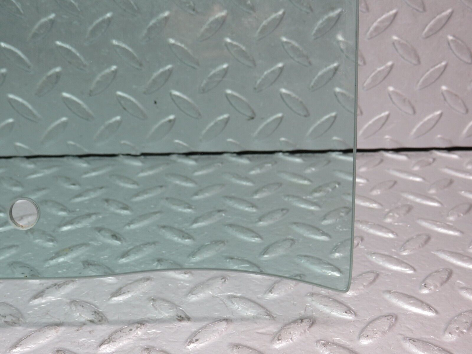 39665 Mercedes-Benz R129 320SL Coupe Left Door Window Glass