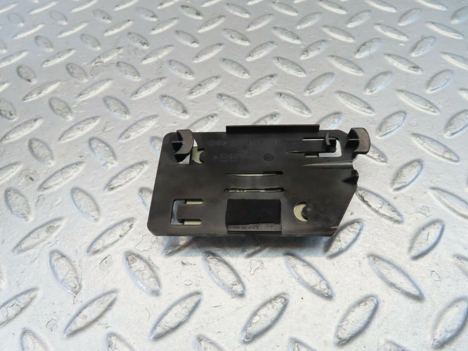 11135 Mercedes-Benz W221 S320 Bluetooth Phone Antenna Amplifier 2118203375