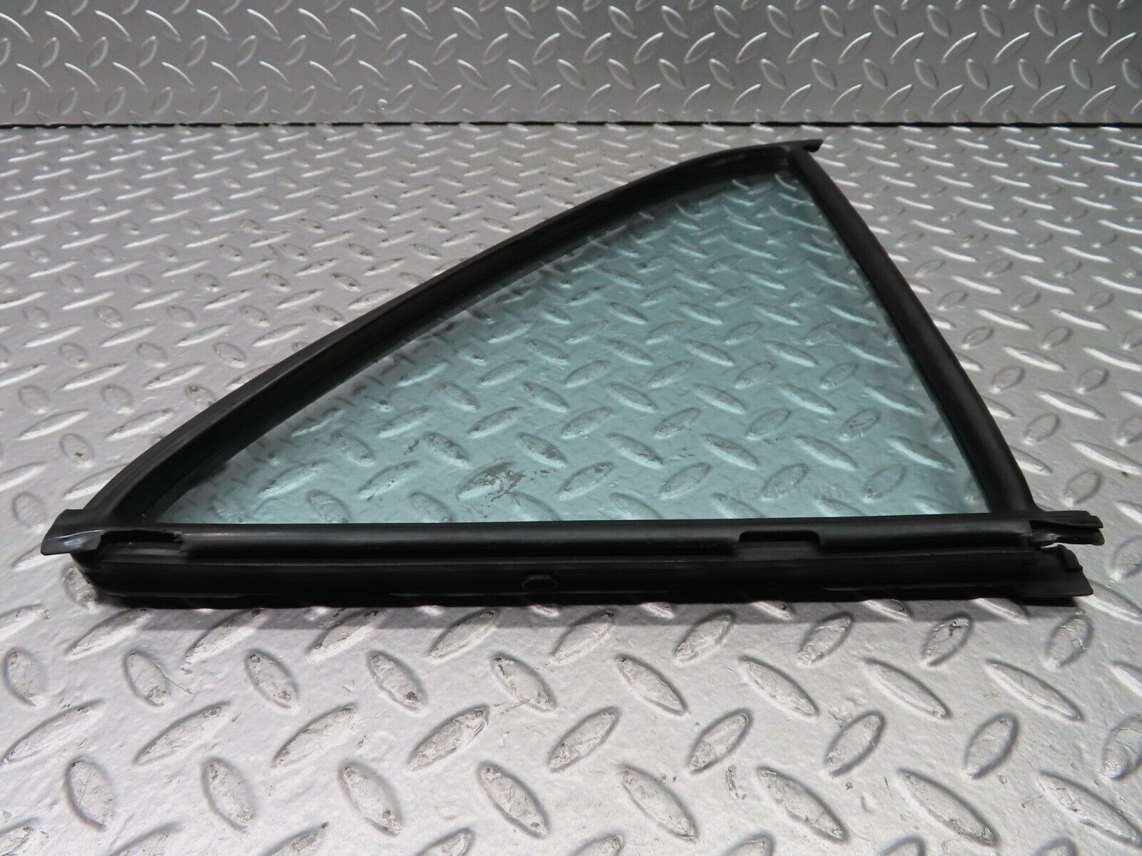 21354 Mercedes-Benz W123 230E Rear Right Quarter Window Glass 1237350224