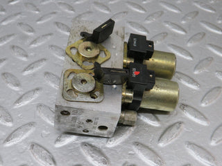 37988 Mercedes-Benz A124 320E Cabriolet Rear Headrest Roll Bar Hydraulic Valve Block 1248001078